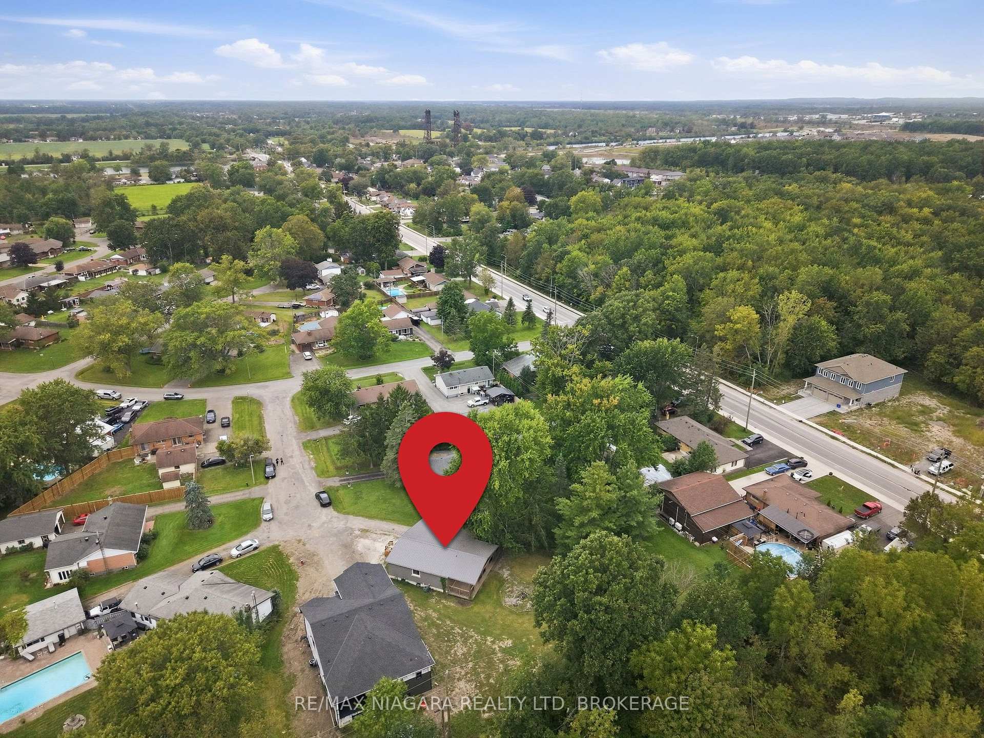 Photo 35 of 8 North Crescent Drive N, Welland, Dain City — HOMEH