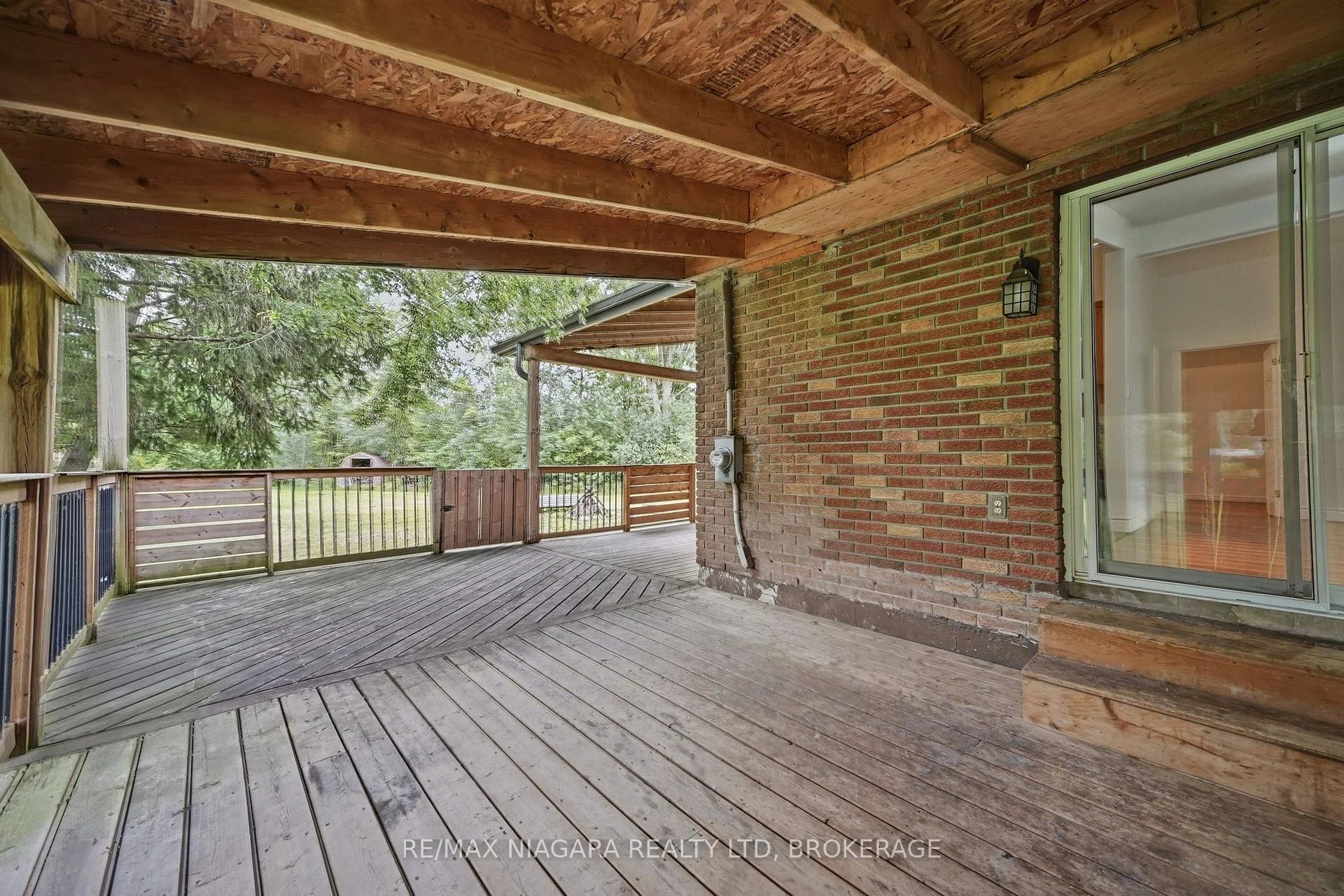 Photo 27 of 8 North Crescent Drive N, Welland, Dain City — HOMEH