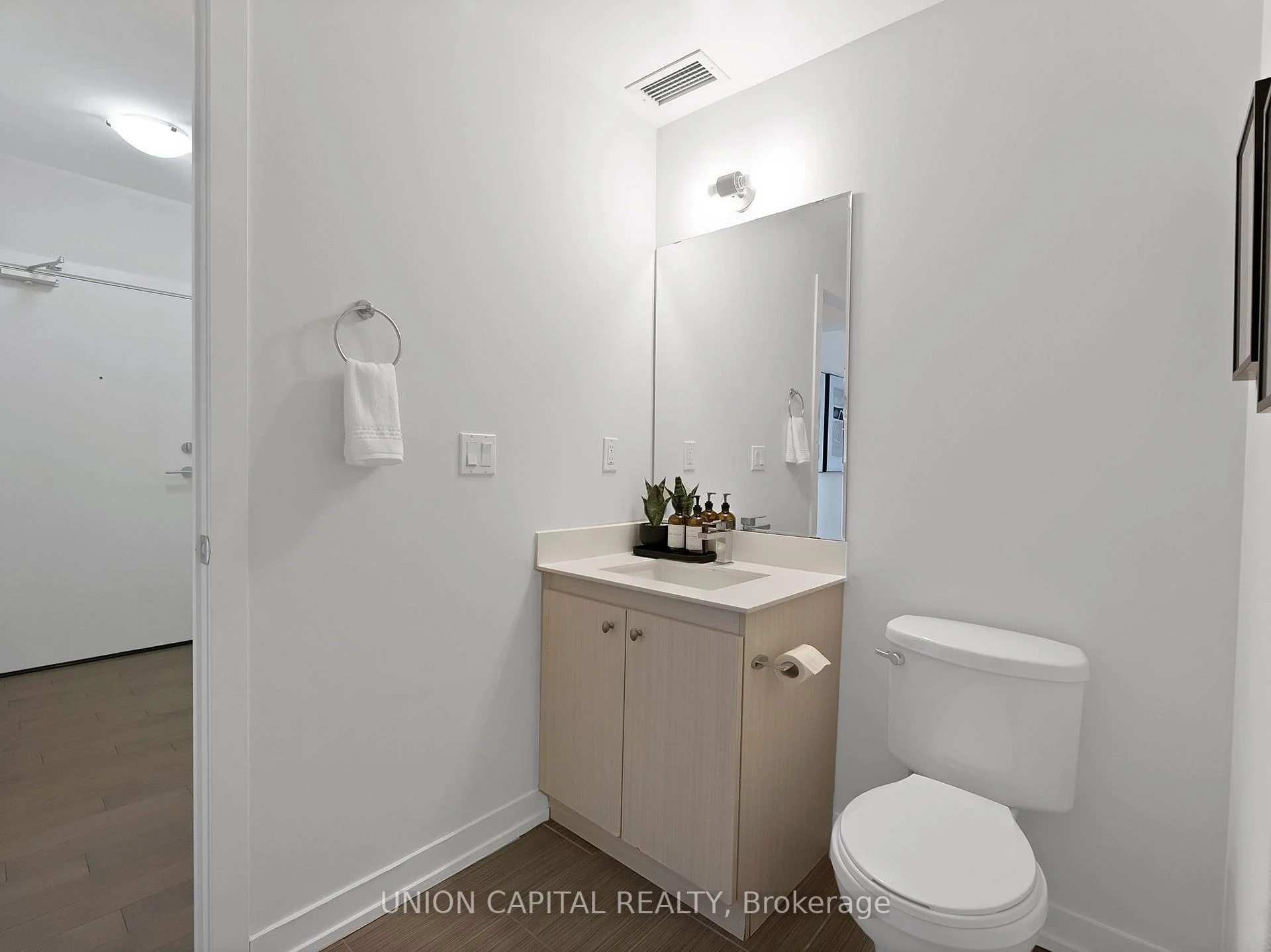 Photo 6 of Unit 202, 10 Willison Square, Toronto, Kensington-Chinatown — HOMEH