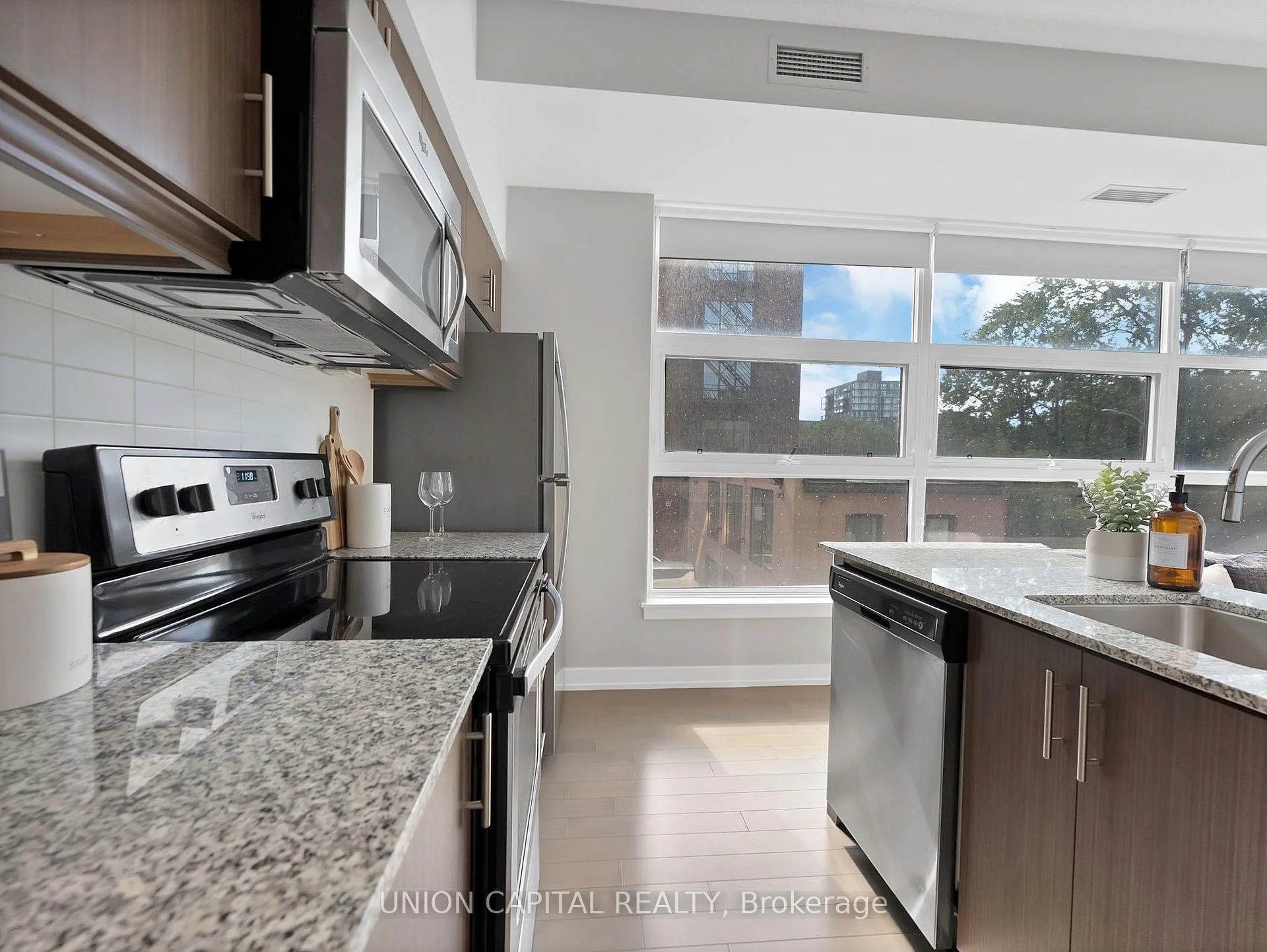Photo 8 of Unit 202, 10 Willison Square, Toronto, Kensington-Chinatown — HOMEH