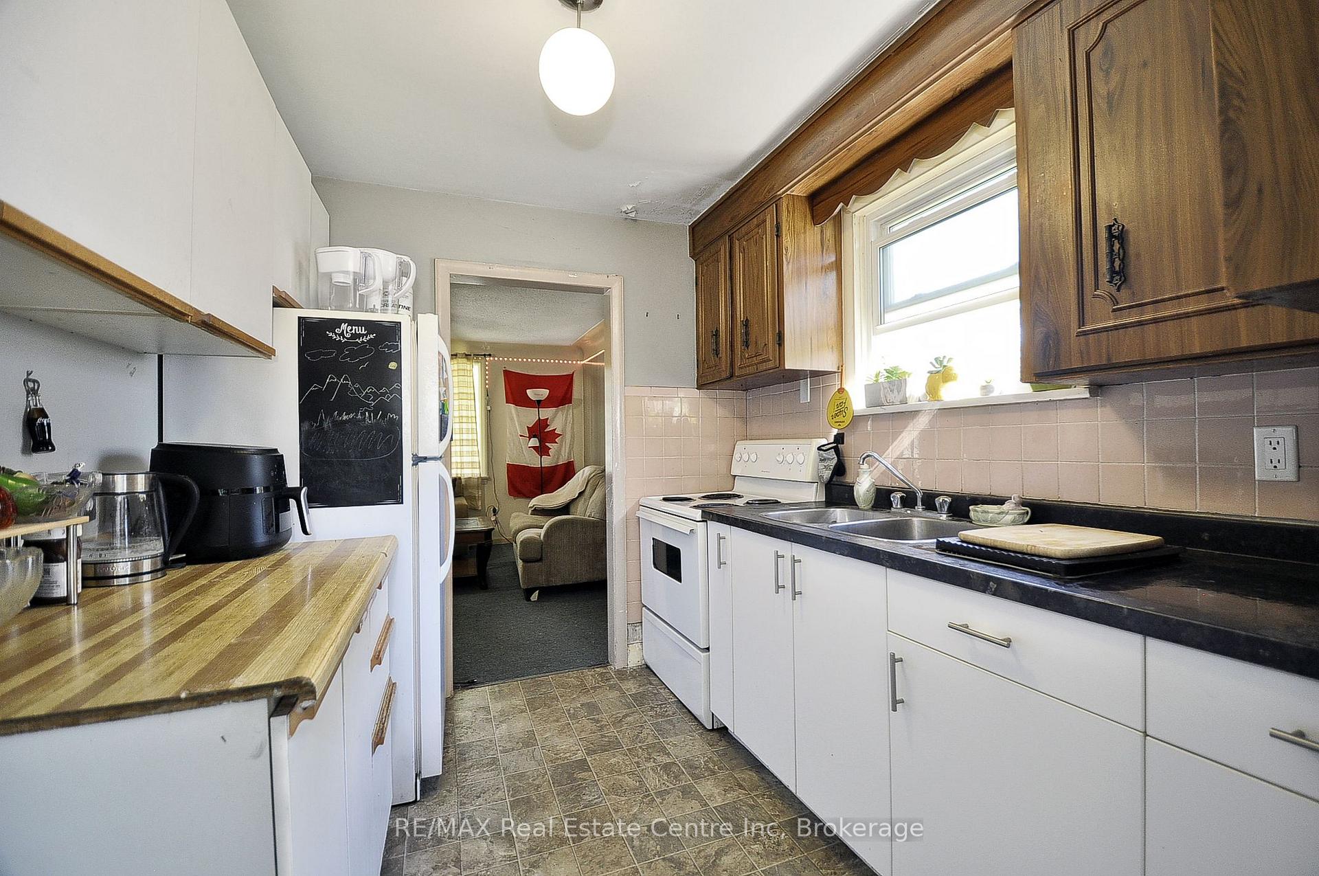Photo 7 of 273 Albert Street, Waterloo, Beechwood/University — HOMEH
