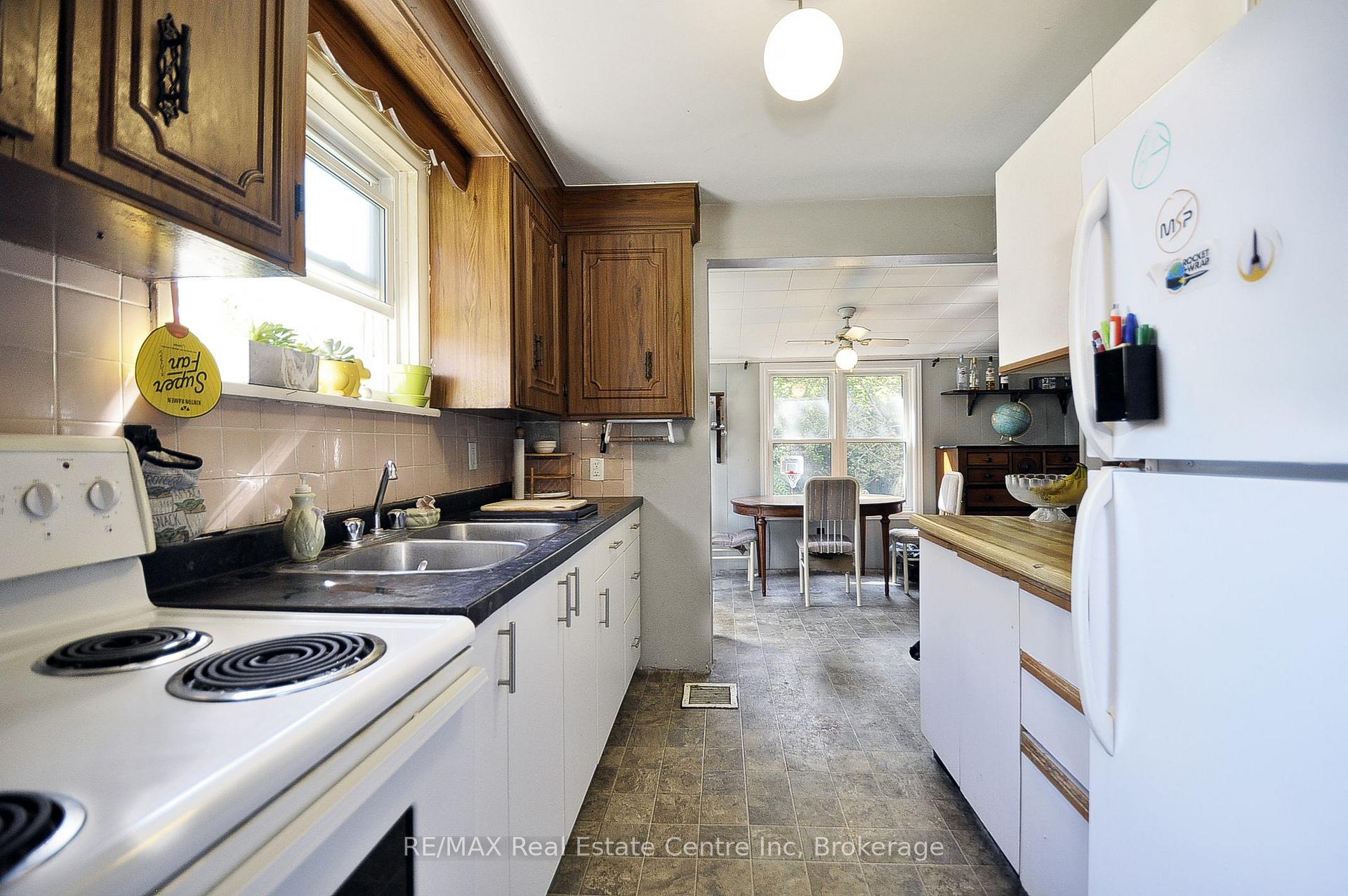 Photo 8 of 273 Albert Street, Waterloo, Beechwood/University — HOMEH