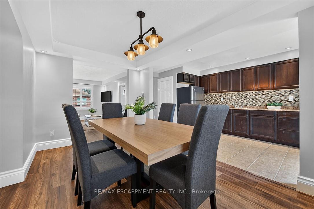 Photo 12 of 137 Cope Street, Hamilton, Homeside — HOMEH