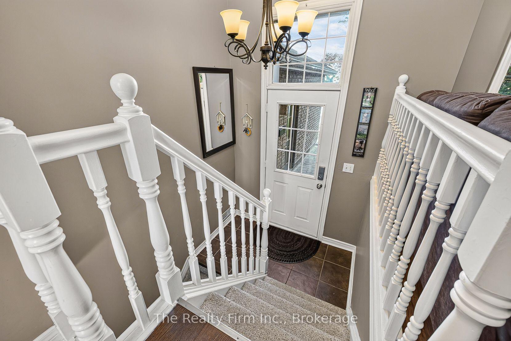 Photo 5 of 35 Beech Boulevard, Tillsonburg — HOMEH