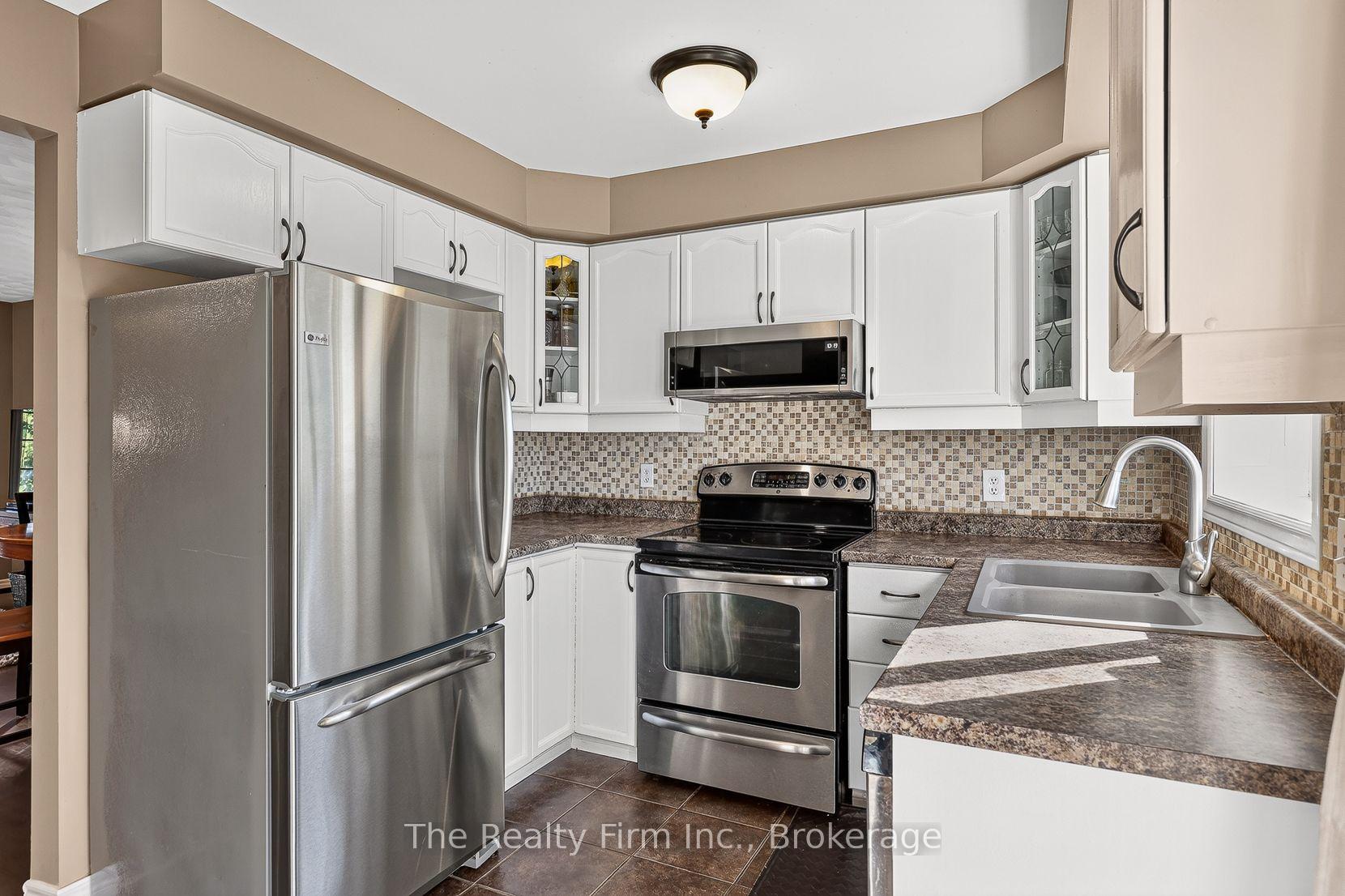 Photo 11 of 35 Beech Boulevard, Tillsonburg — HOMEH