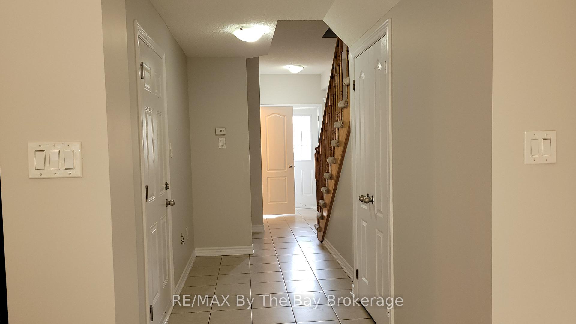 Photo 2 of 28 Arcadia Drive, Wasaga Beach — HOMEH