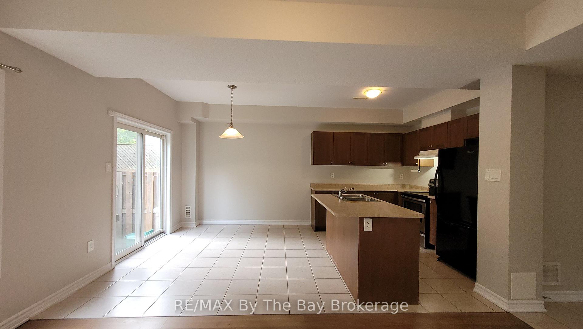 Photo 6 of 28 Arcadia Drive, Wasaga Beach — HOMEH