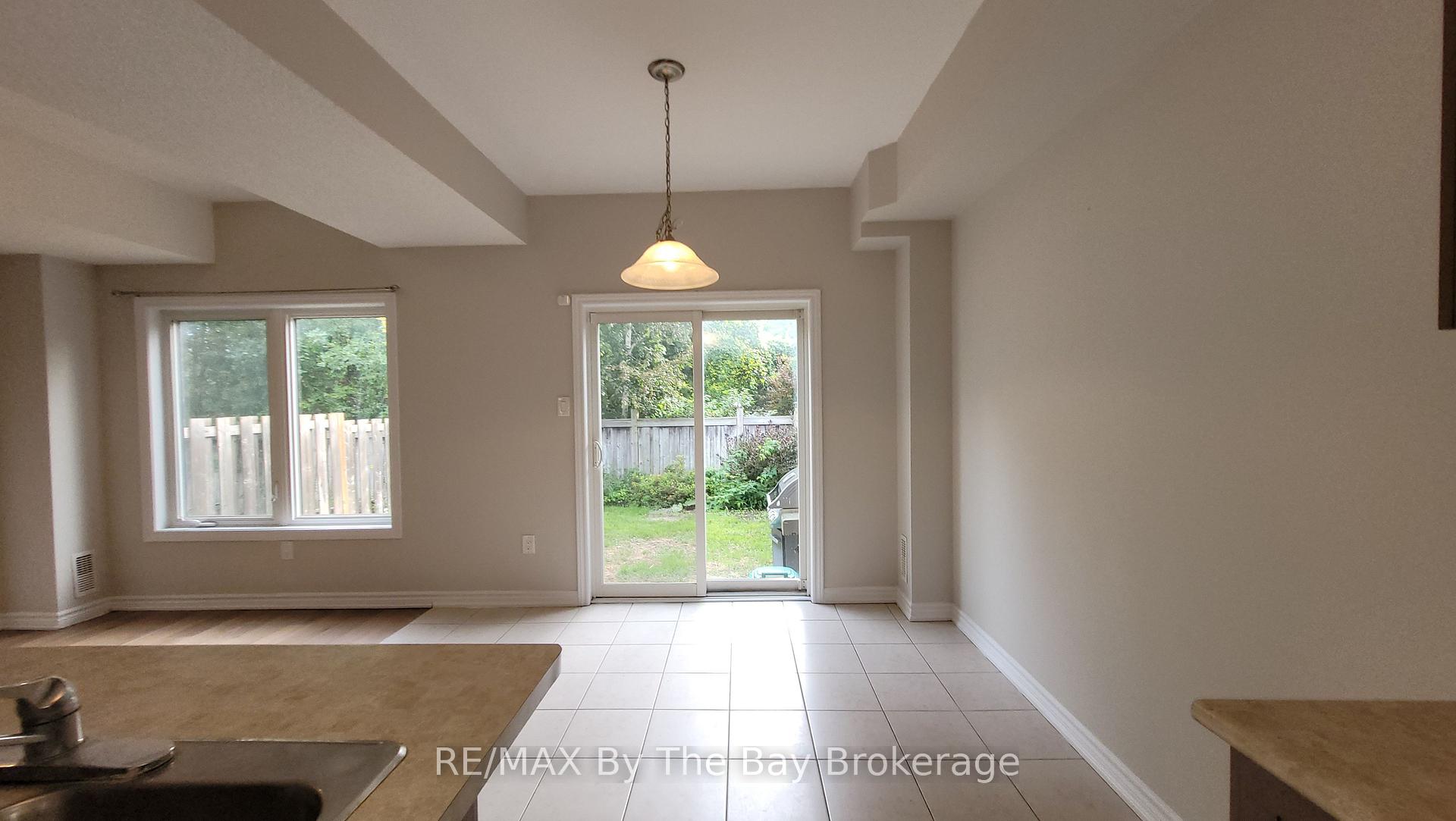 Photo 10 of 28 Arcadia Drive, Wasaga Beach — HOMEH