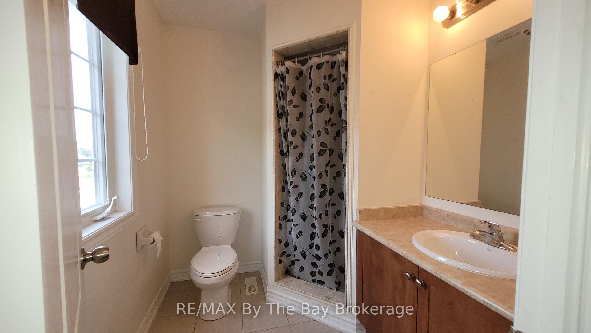 Photo 15 of 28 Arcadia Drive, Wasaga Beach — HOMEH