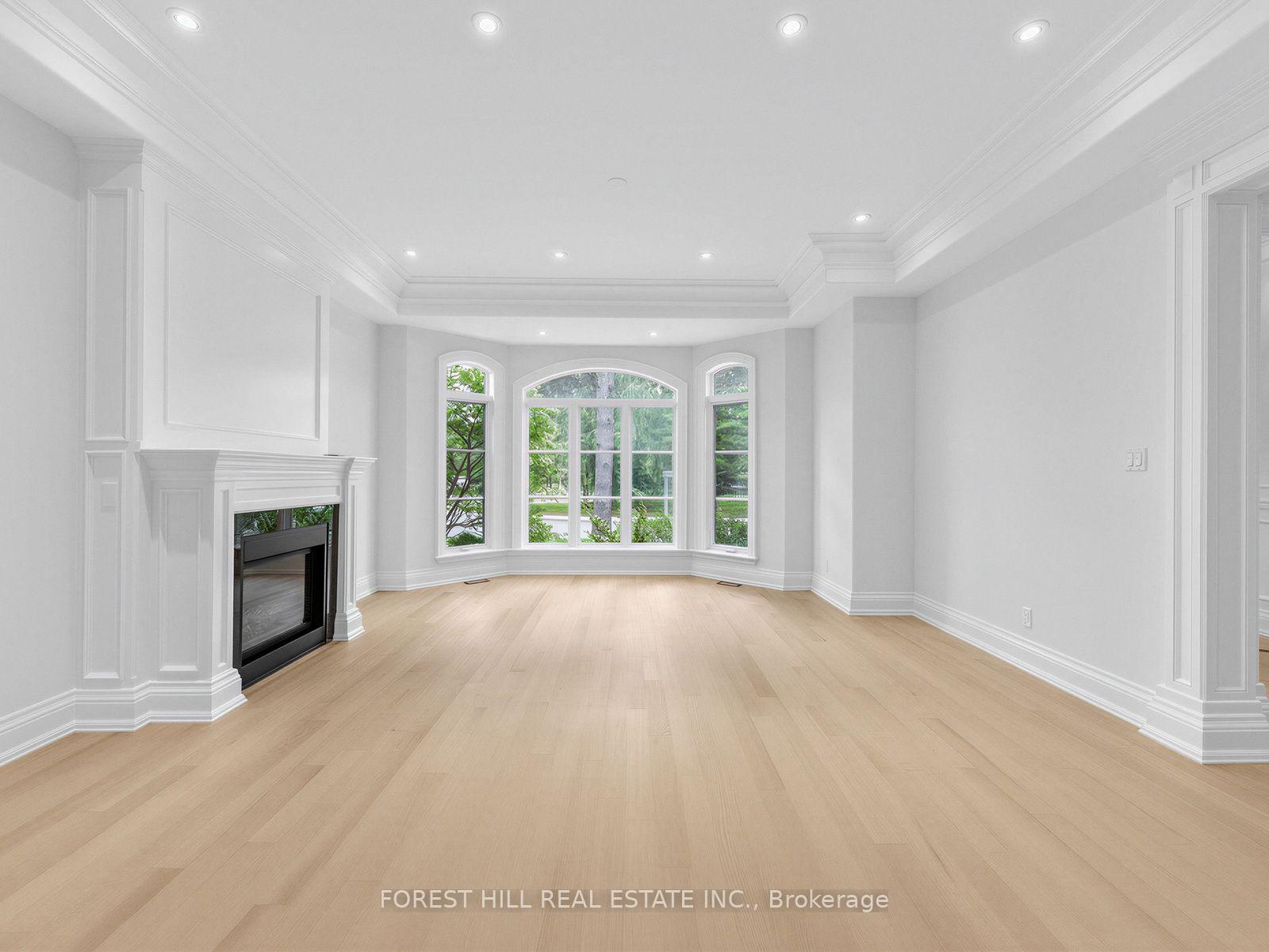 Photo 4 of 1B Carluke Crescent, North York, St. Andrew-Windfields — HOMEH