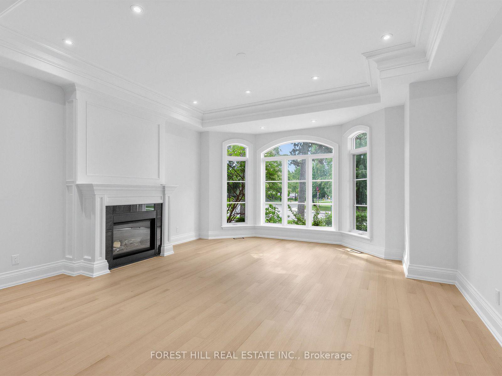 Photo 7 of 1B Carluke Crescent, North York, St. Andrew-Windfields — HOMEH