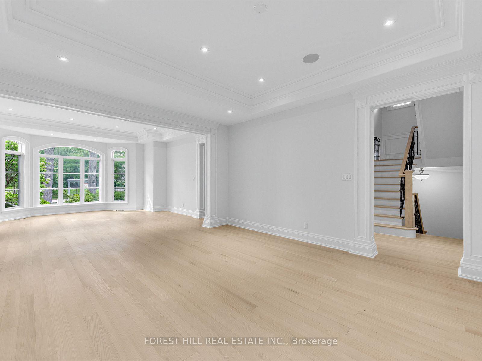 Photo 8 of 1B Carluke Crescent, North York, St. Andrew-Windfields — HOMEH