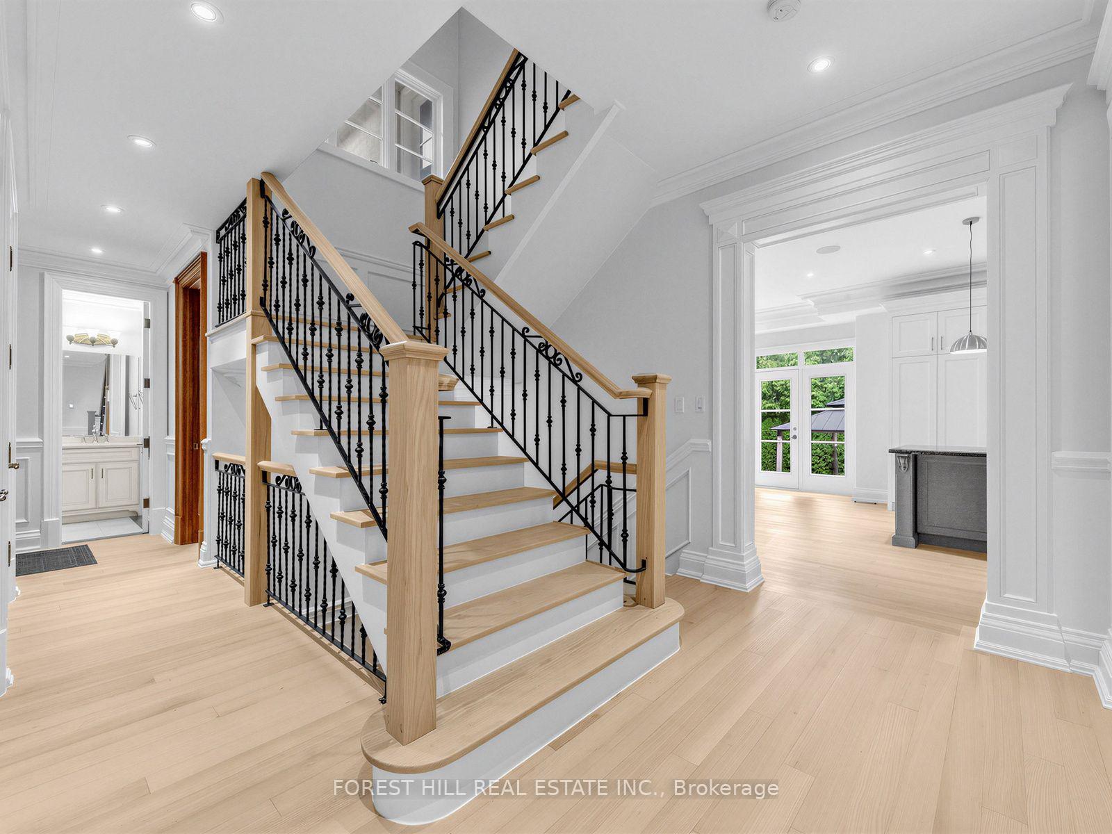 Photo 16 of 1B Carluke Crescent, North York, St. Andrew-Windfields — HOMEH