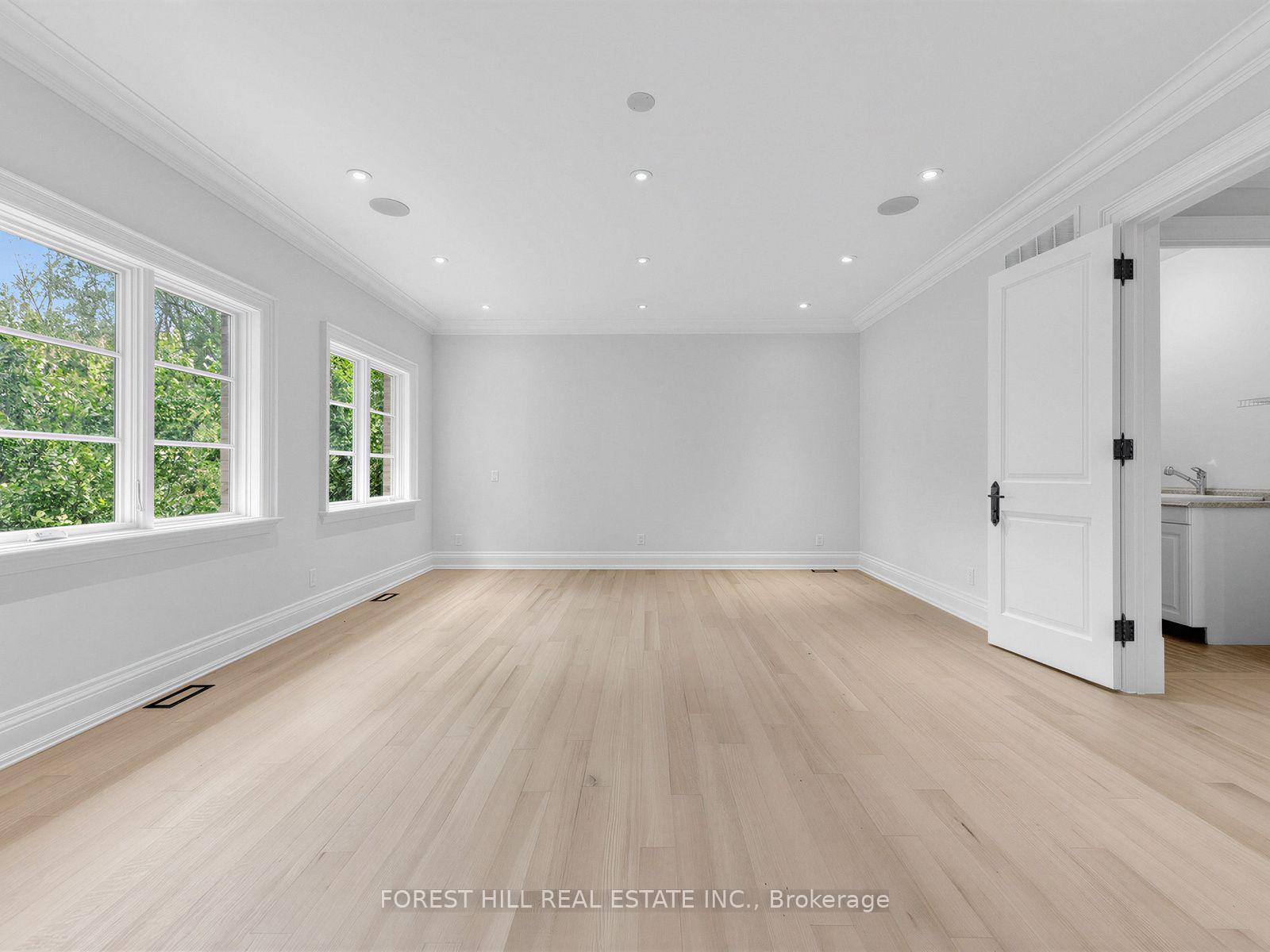 Photo 22 of 1B Carluke Crescent, North York, St. Andrew-Windfields — HOMEH