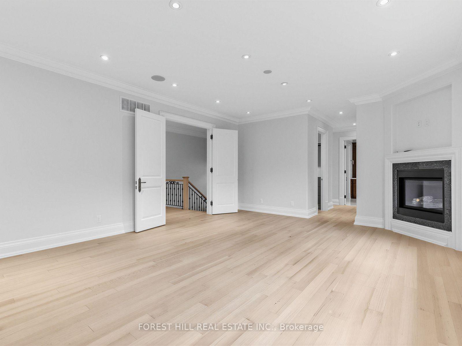 Photo 23 of 1B Carluke Crescent, North York, St. Andrew-Windfields — HOMEH