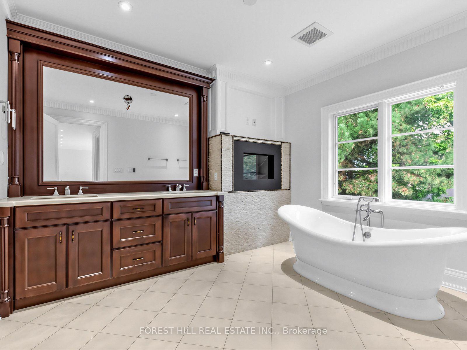 Photo 25 of 1B Carluke Crescent, North York, St. Andrew-Windfields — HOMEH