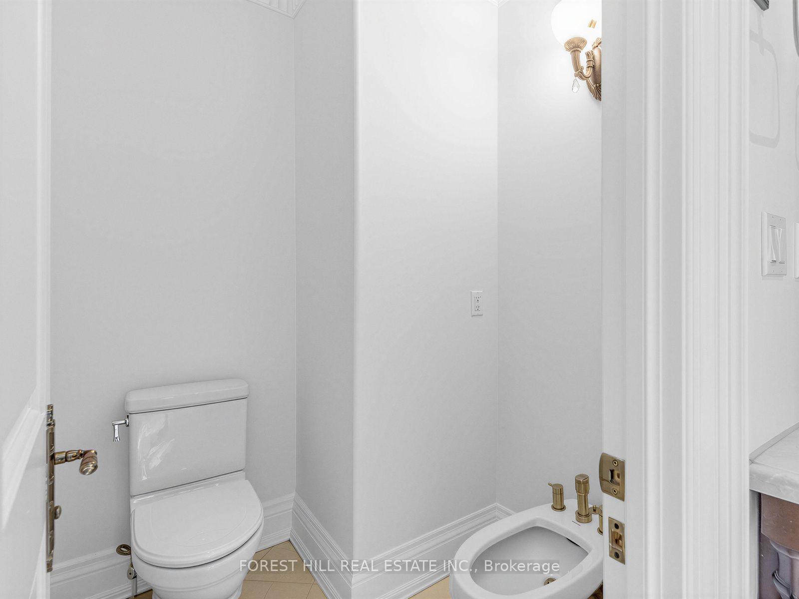 Photo 27 of 1B Carluke Crescent, North York, St. Andrew-Windfields — HOMEH
