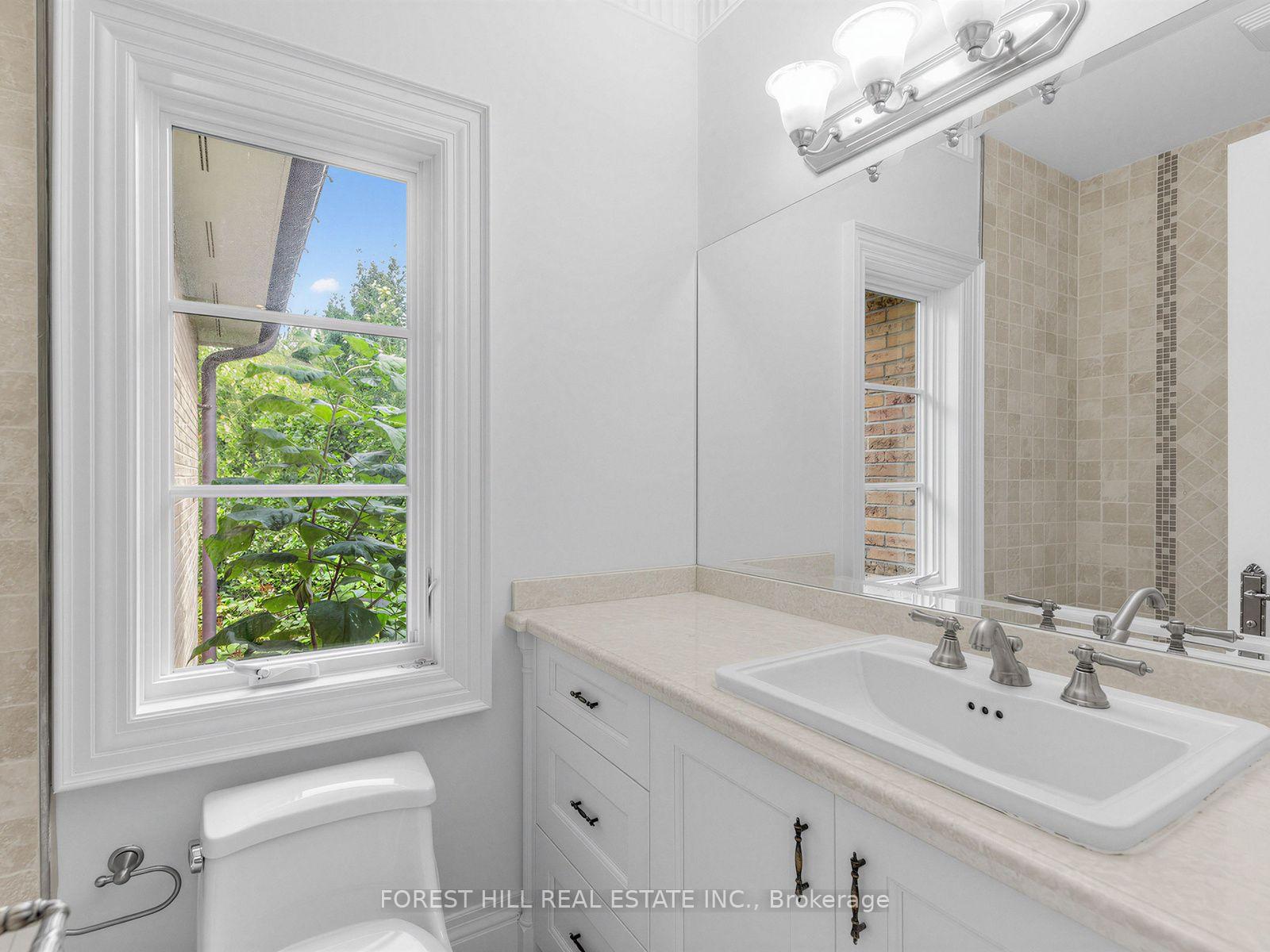 Photo 32 of 1B Carluke Crescent, North York, St. Andrew-Windfields — HOMEH
