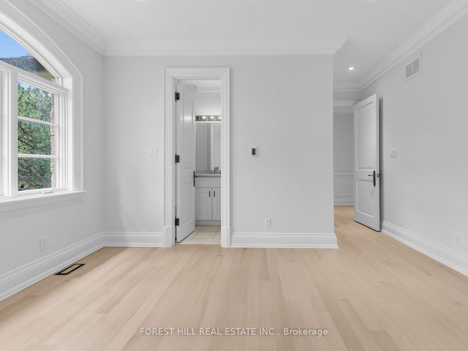 Photo 34 of 1B Carluke Crescent, North York, St. Andrew-Windfields — HOMEH