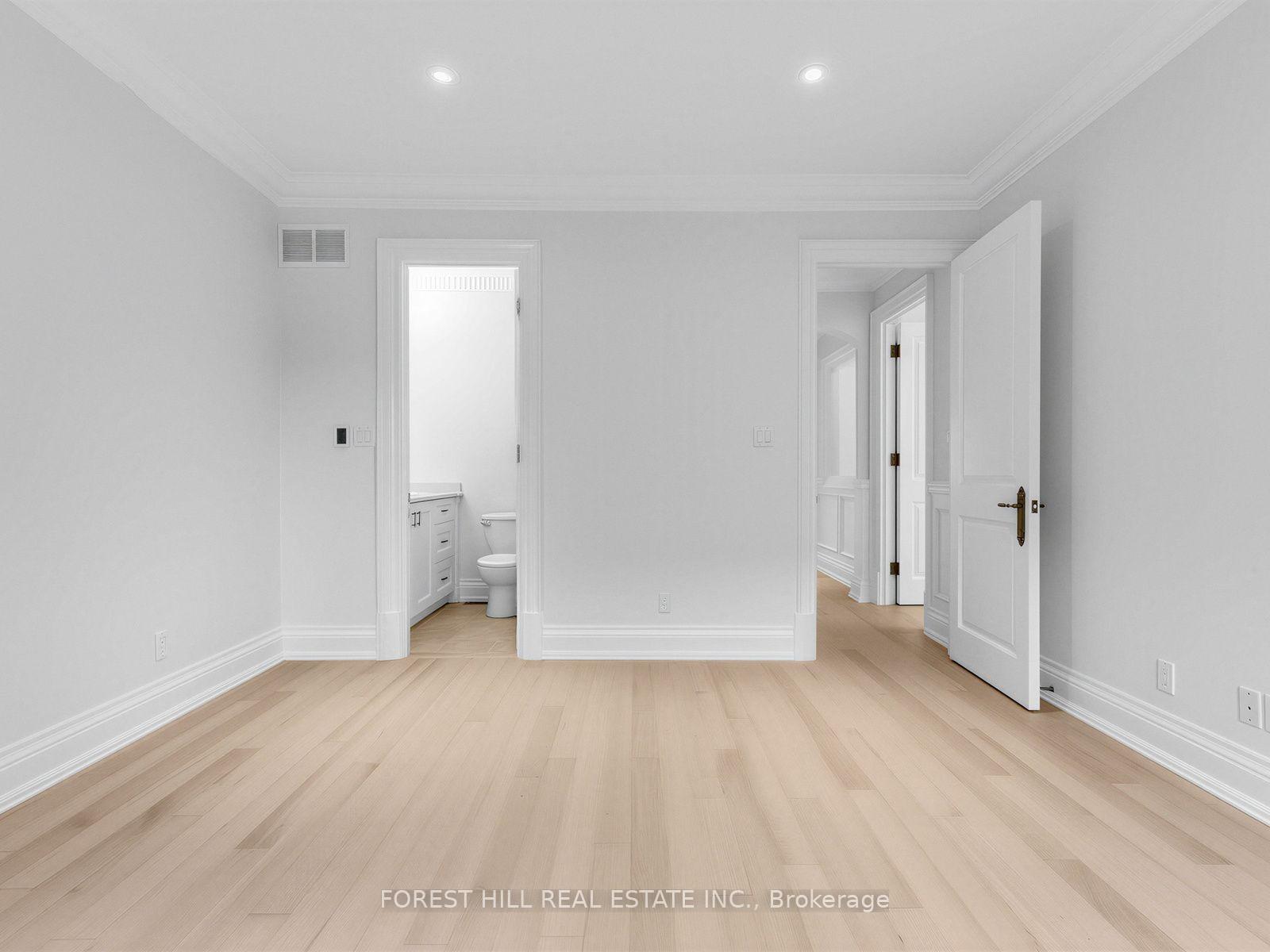 Photo 37 of 1B Carluke Crescent, North York, St. Andrew-Windfields — HOMEH