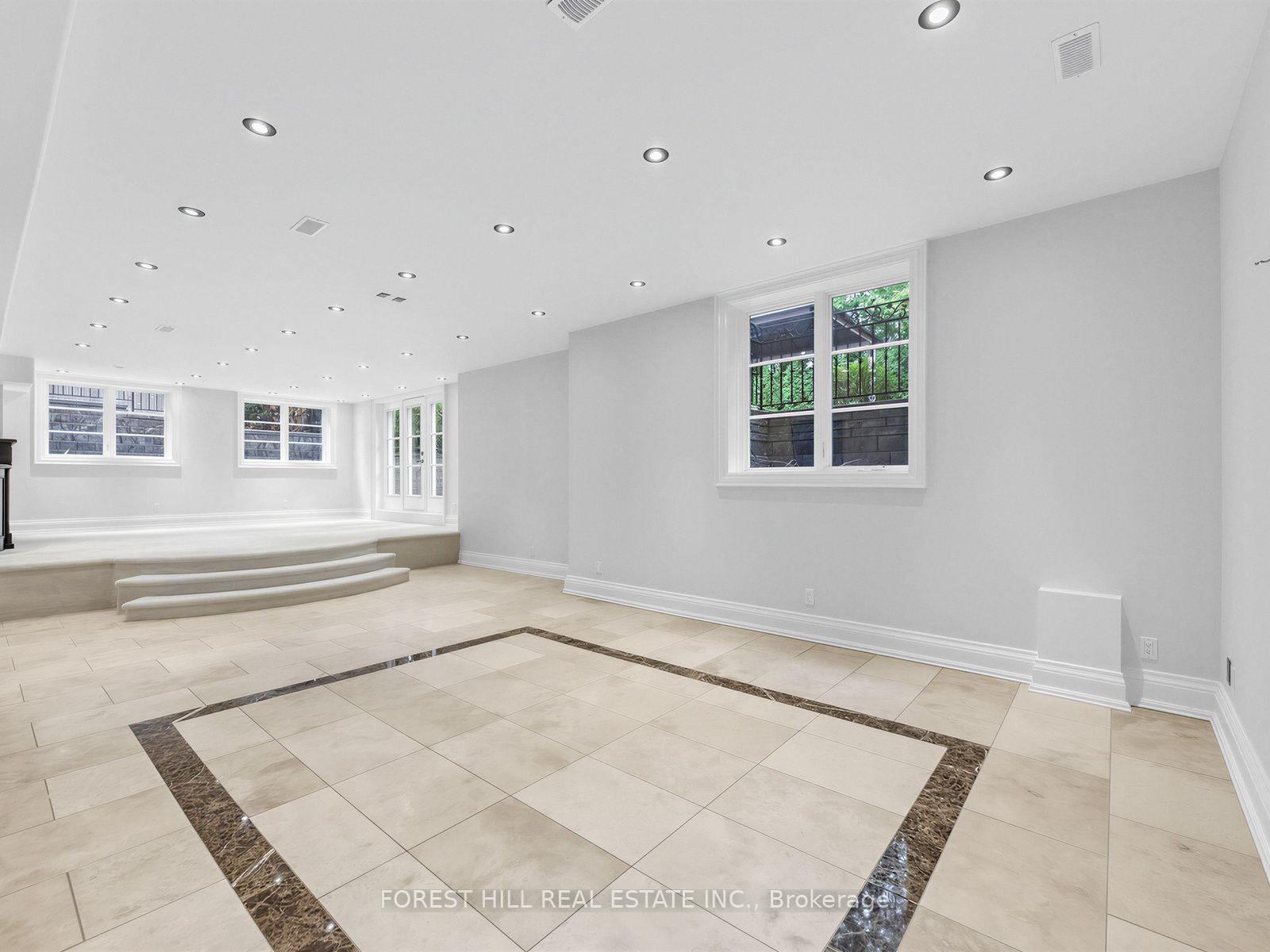 Photo 45 of 1B Carluke Crescent, North York, St. Andrew-Windfields — HOMEH