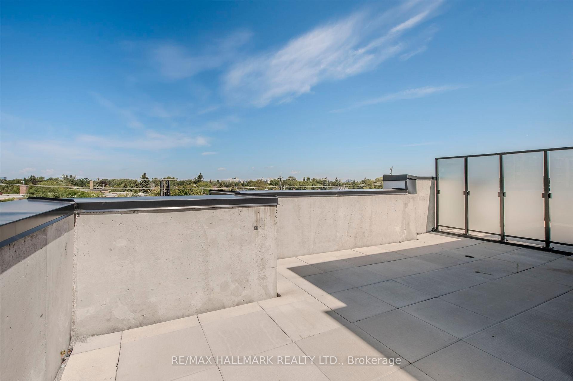 Photo 3 of Unit 4, 35-851 Sheppard Avenue W, North York, Bathurst Manor — HOMEH