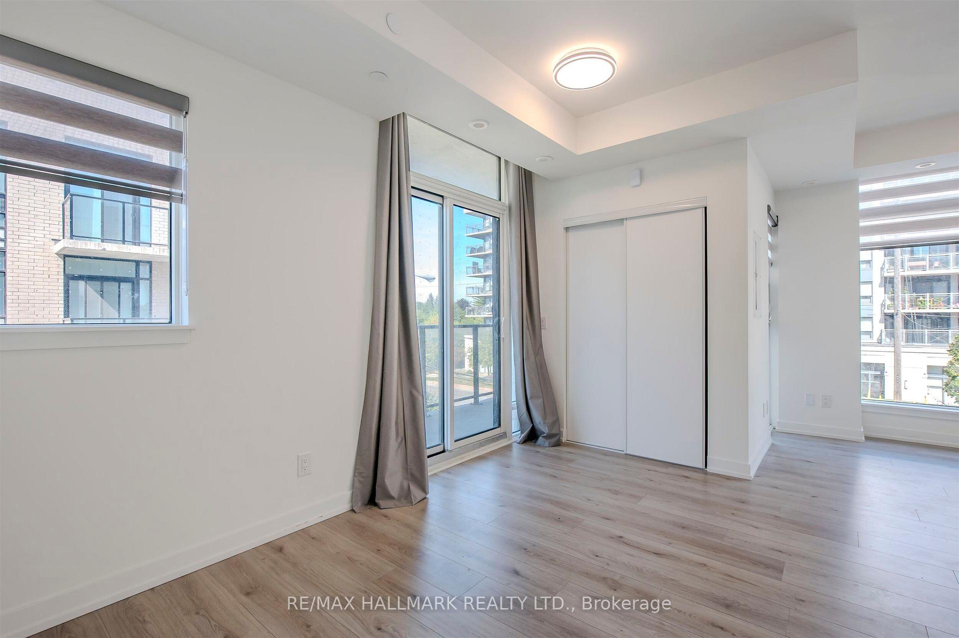 Photo 7 of Unit 4, 35-851 Sheppard Avenue W, North York, Bathurst Manor — HOMEH