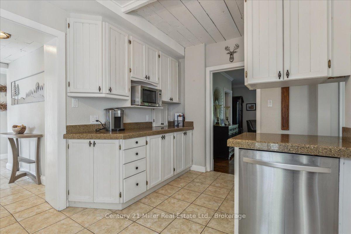 Photo 12 of 585 Dundas Street E, Hamilton, Waterdown — HOMEH