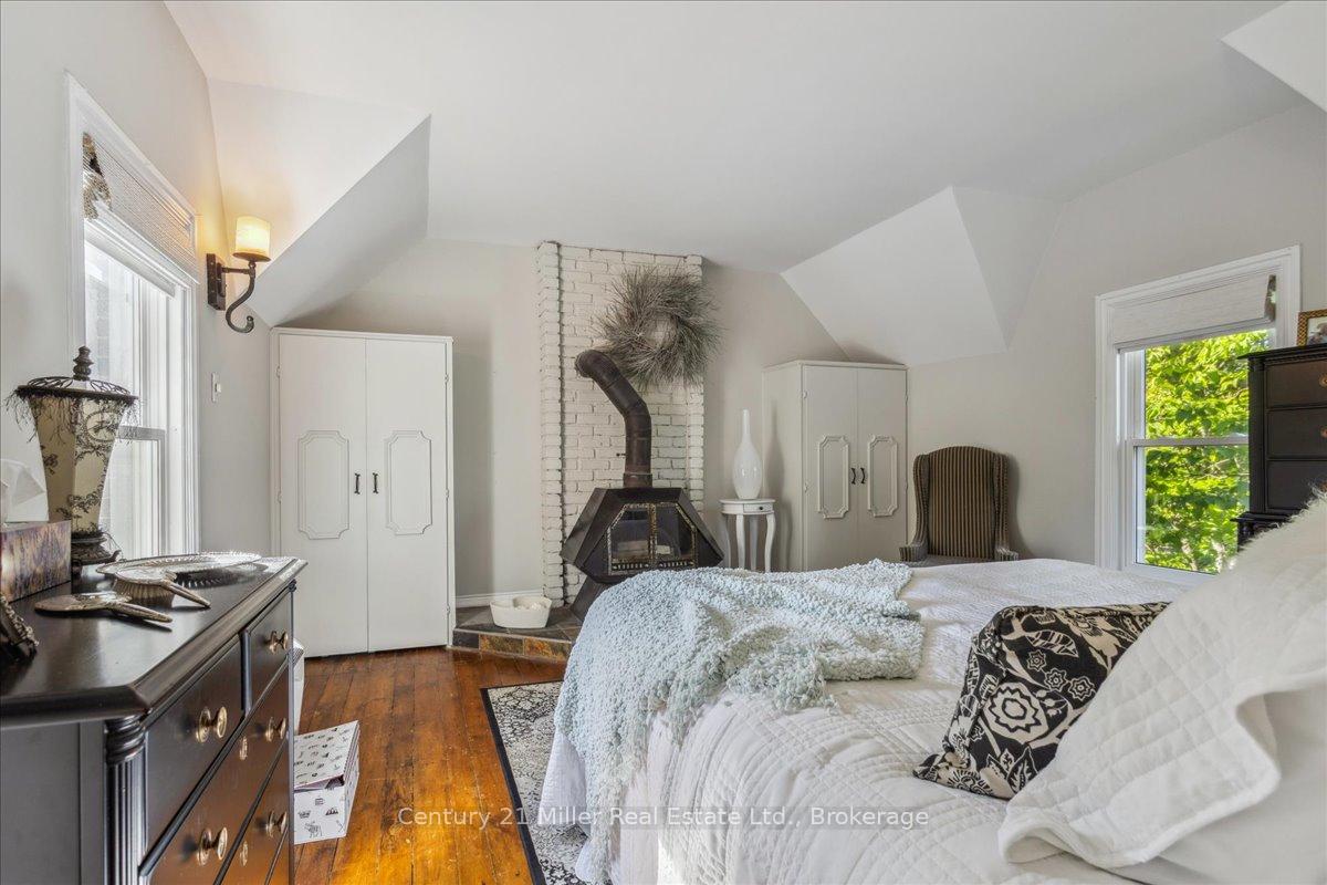 Photo 22 of 585 Dundas Street E, Hamilton, Waterdown — HOMEH