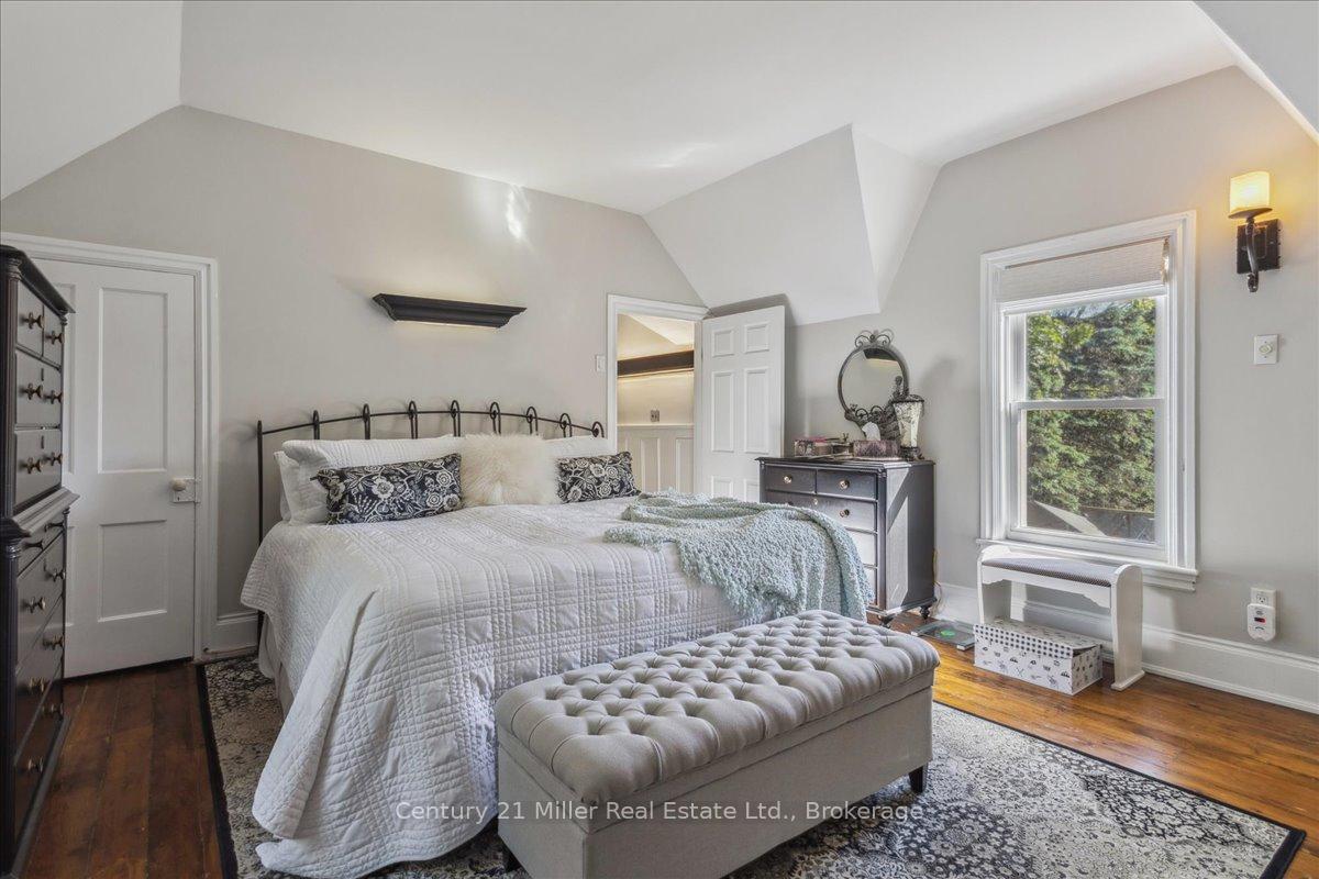 Photo 24 of 585 Dundas Street E, Hamilton, Waterdown — HOMEH