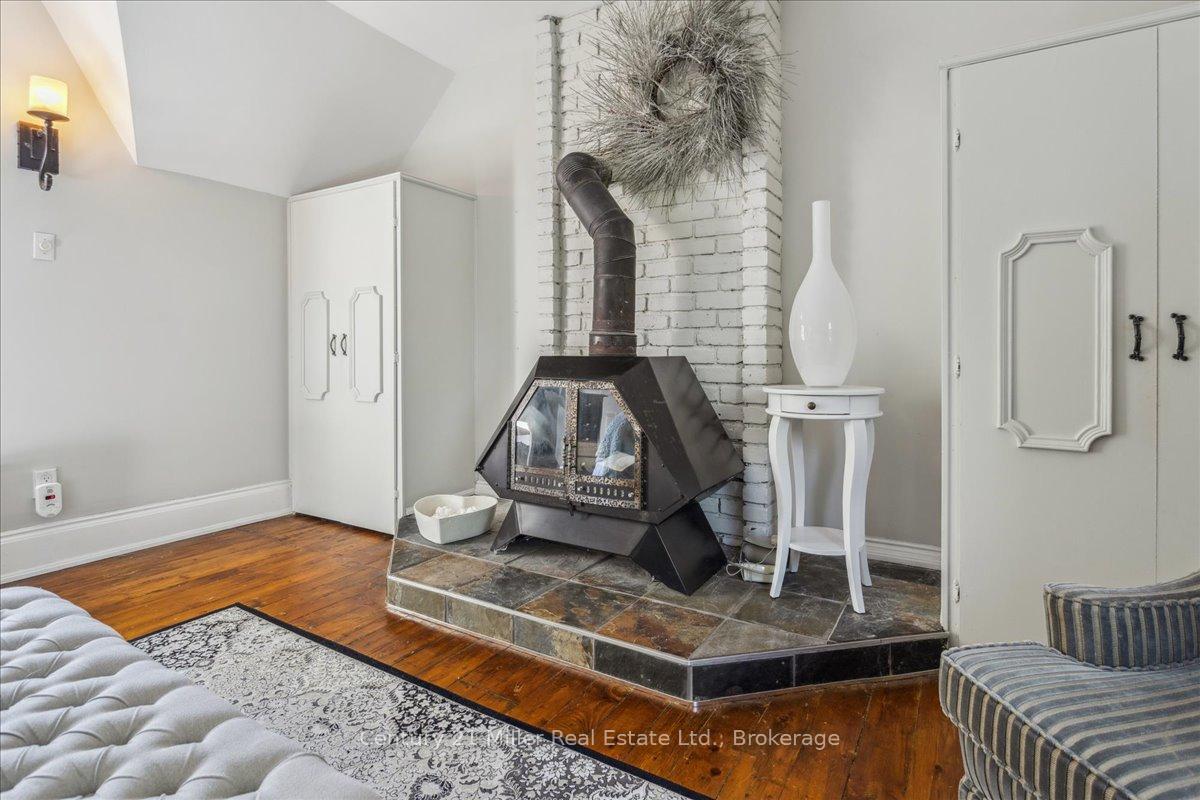 Photo 25 of 585 Dundas Street E, Hamilton, Waterdown — HOMEH
