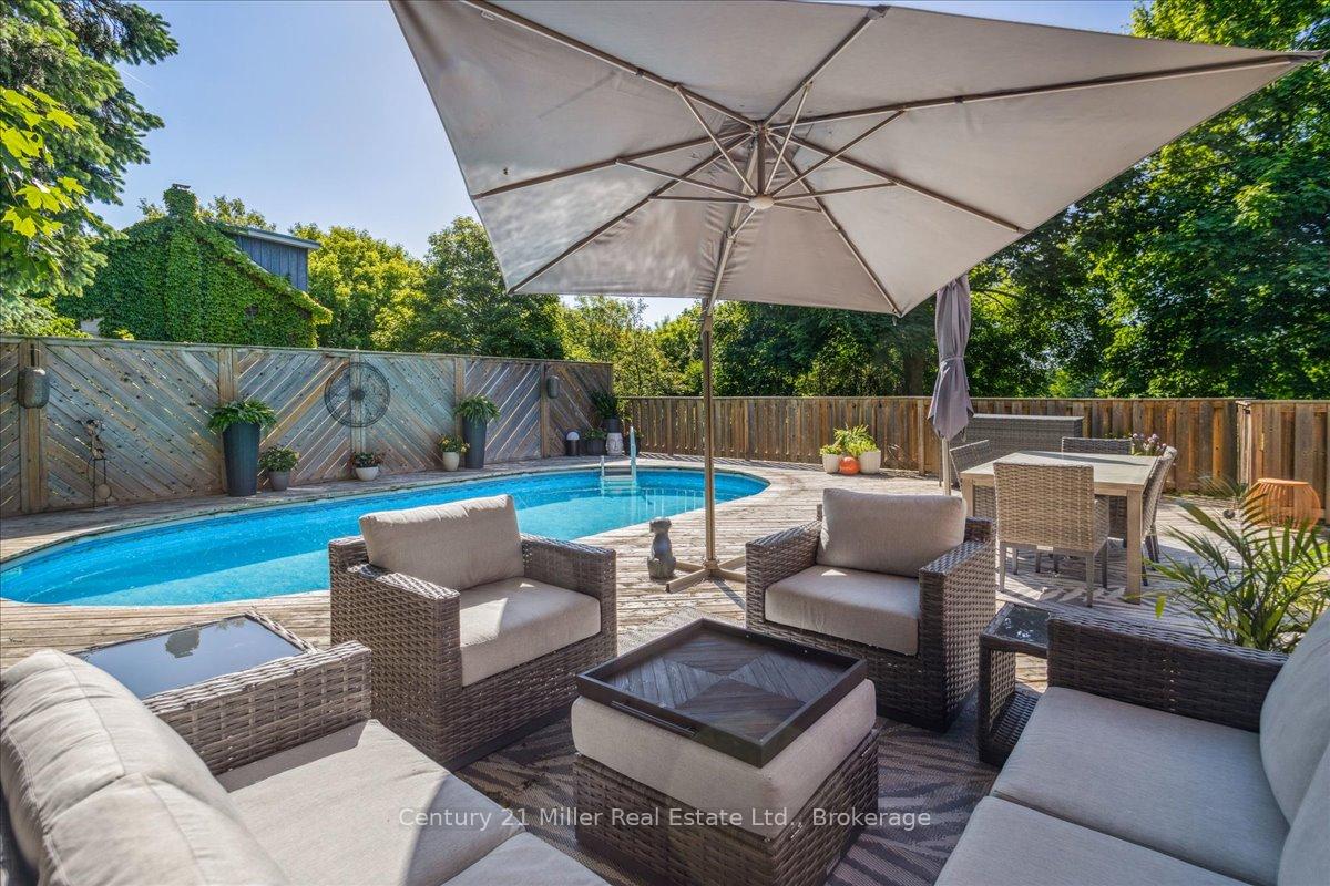 Photo 37 of 585 Dundas Street E, Hamilton, Waterdown — HOMEH