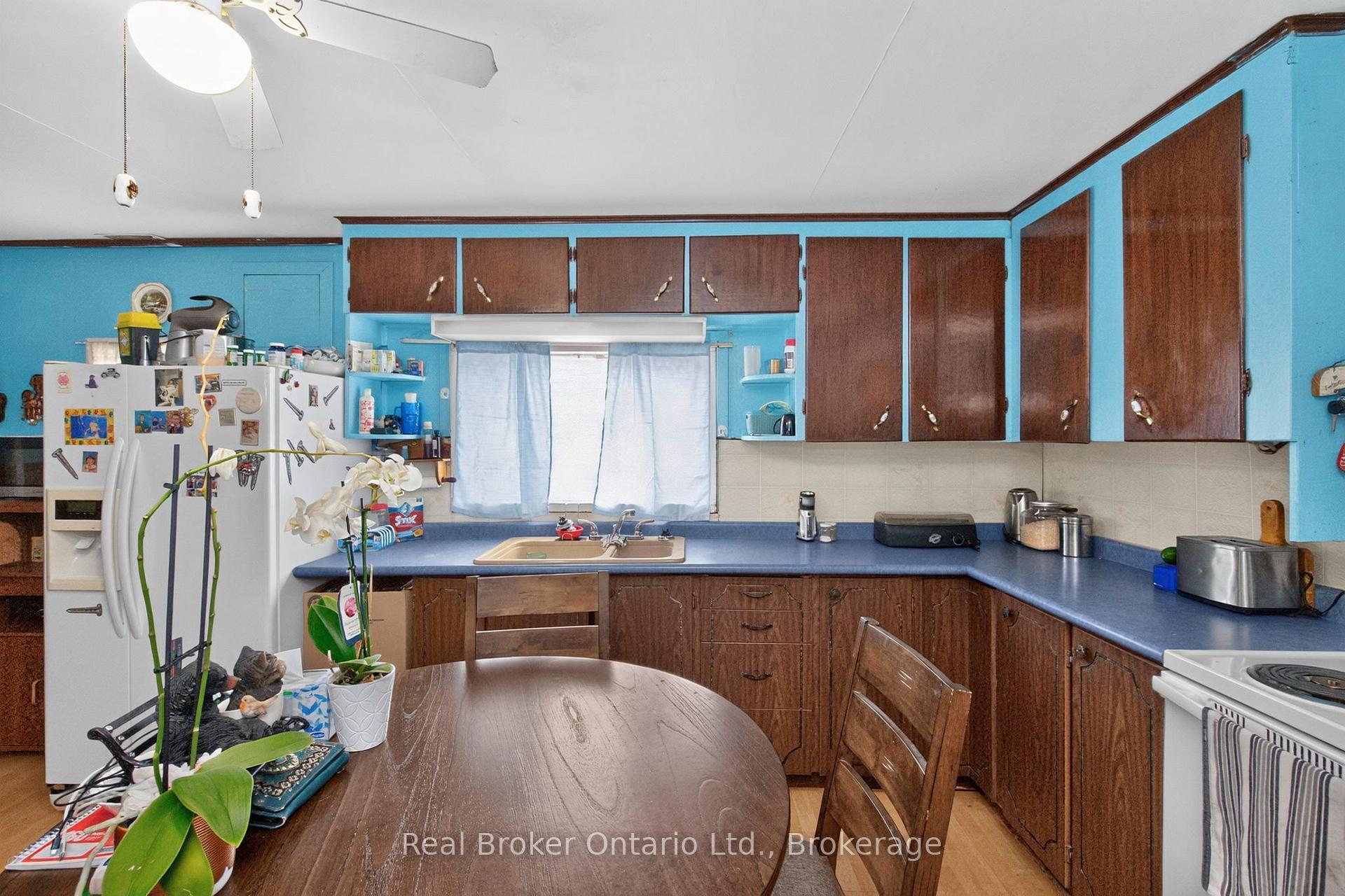 Photo 4 of 137 Fourth Street, Midland — HOMEH