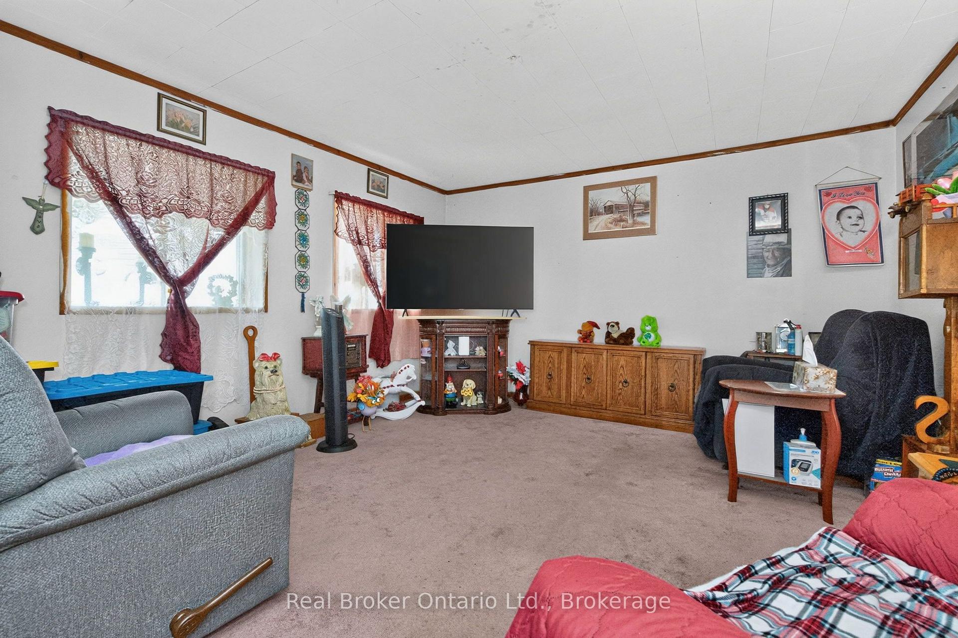 Photo 7 of 137 Fourth Street, Midland — HOMEH