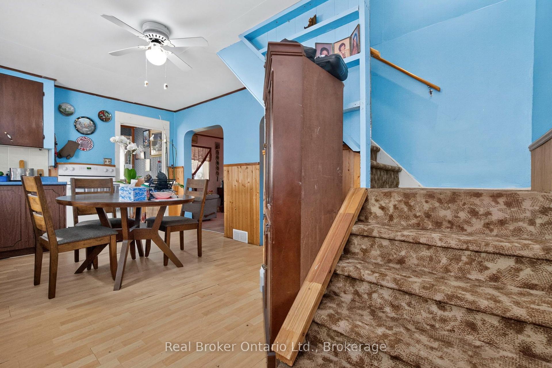 Photo 11 of 137 Fourth Street, Midland — HOMEH