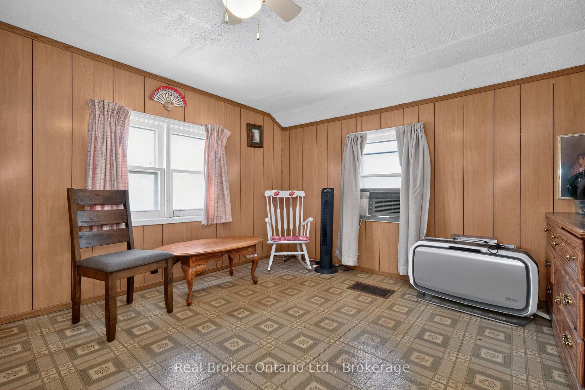 Photo 12 of 137 Fourth Street, Midland — HOMEH