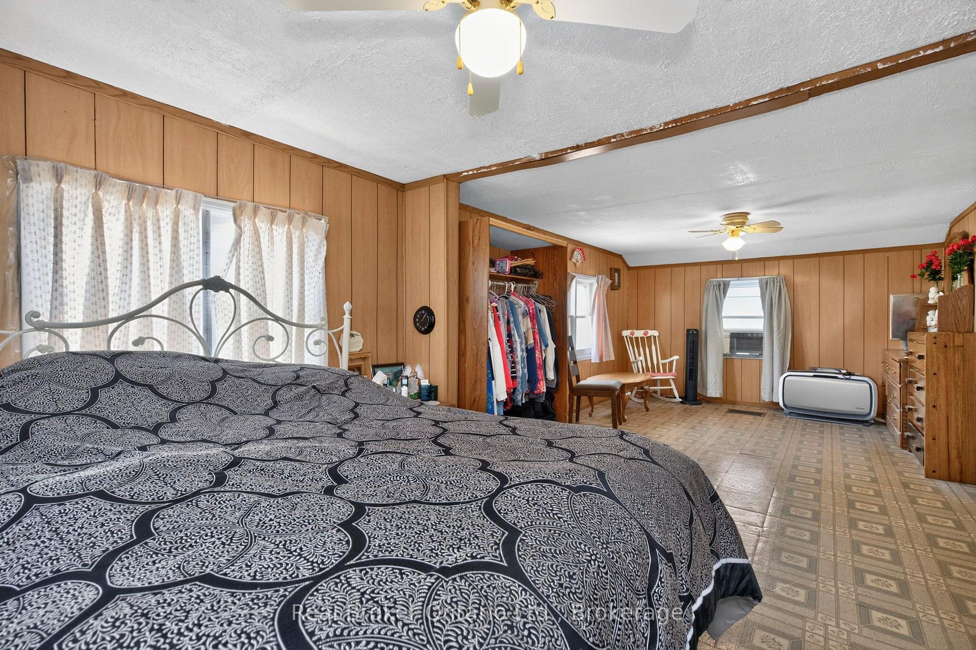 Photo 16 of 137 Fourth Street, Midland — HOMEH