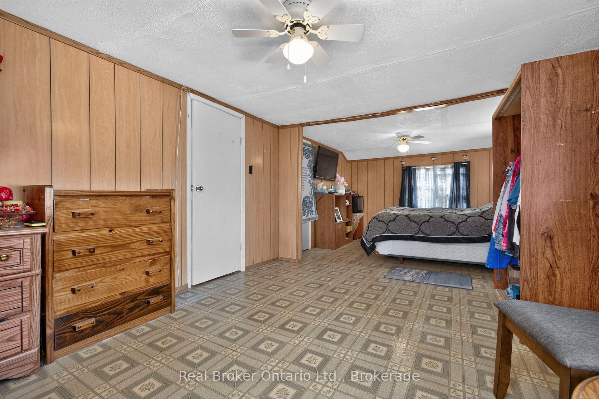 Photo 14 of 137 Fourth Street, Midland — HOMEH