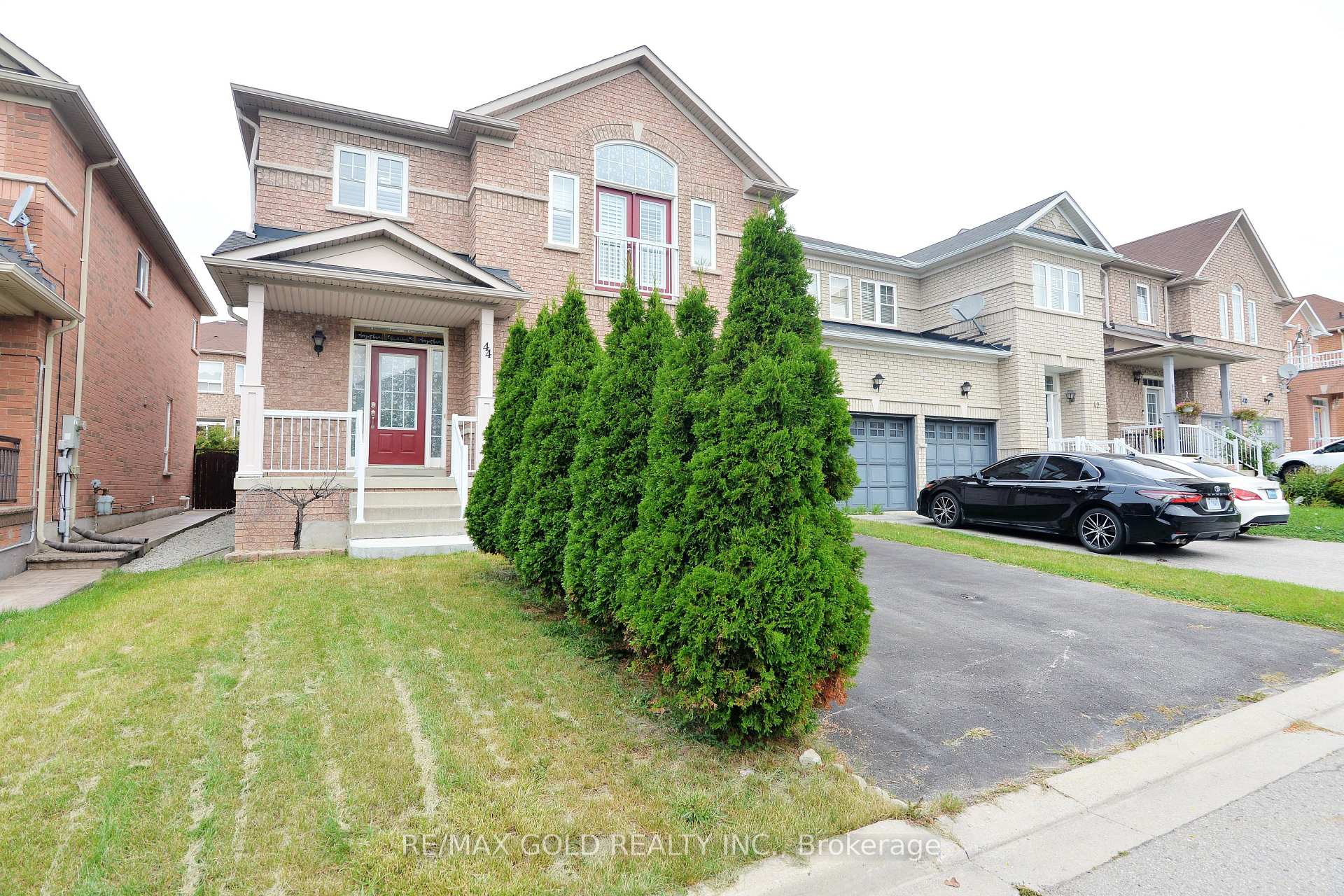 Photo 2 of 44 Pergola Way, Brampton, Bram West — HOMEH