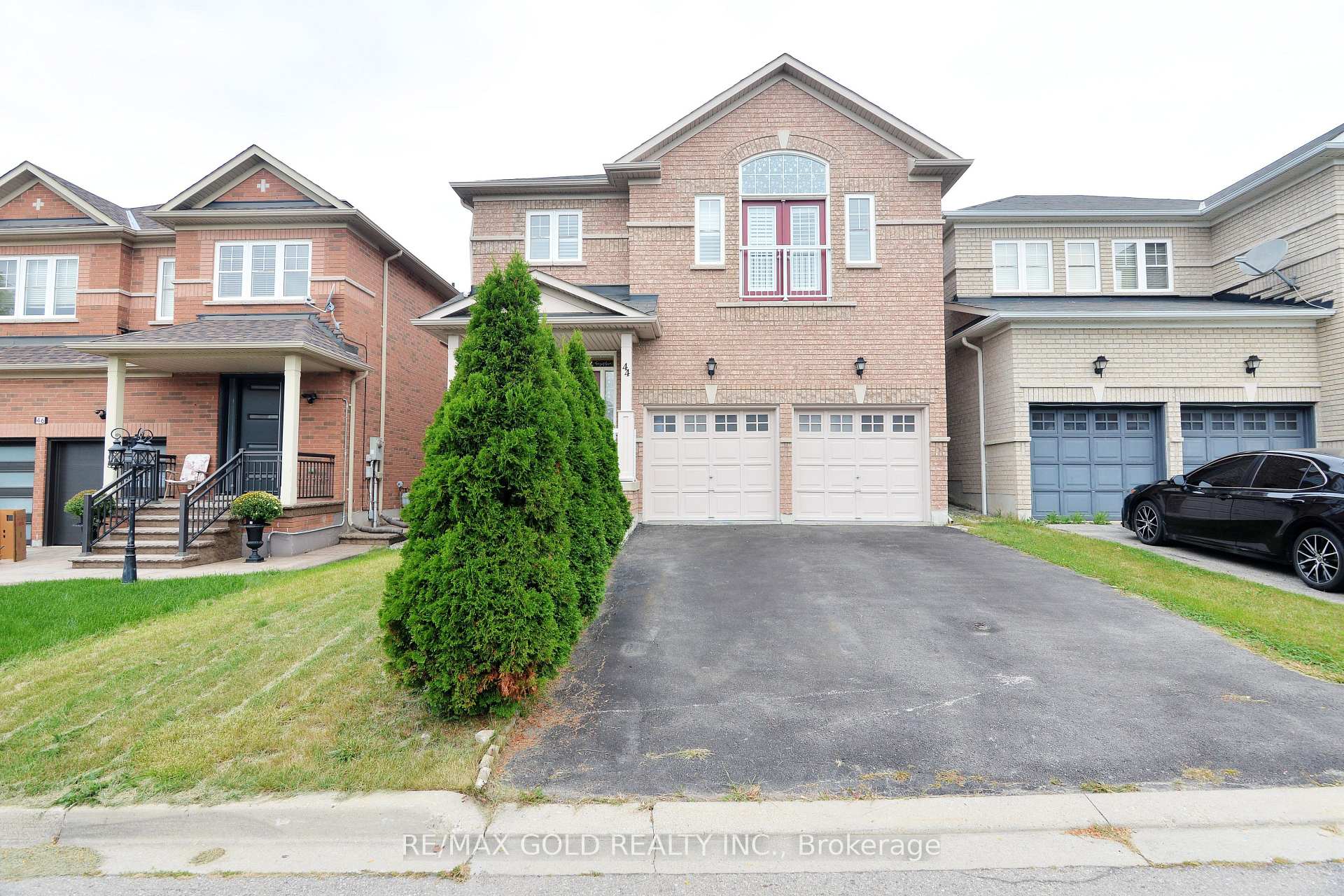 Photo 5 of 44 Pergola Way, Brampton, Bram West — HOMEH