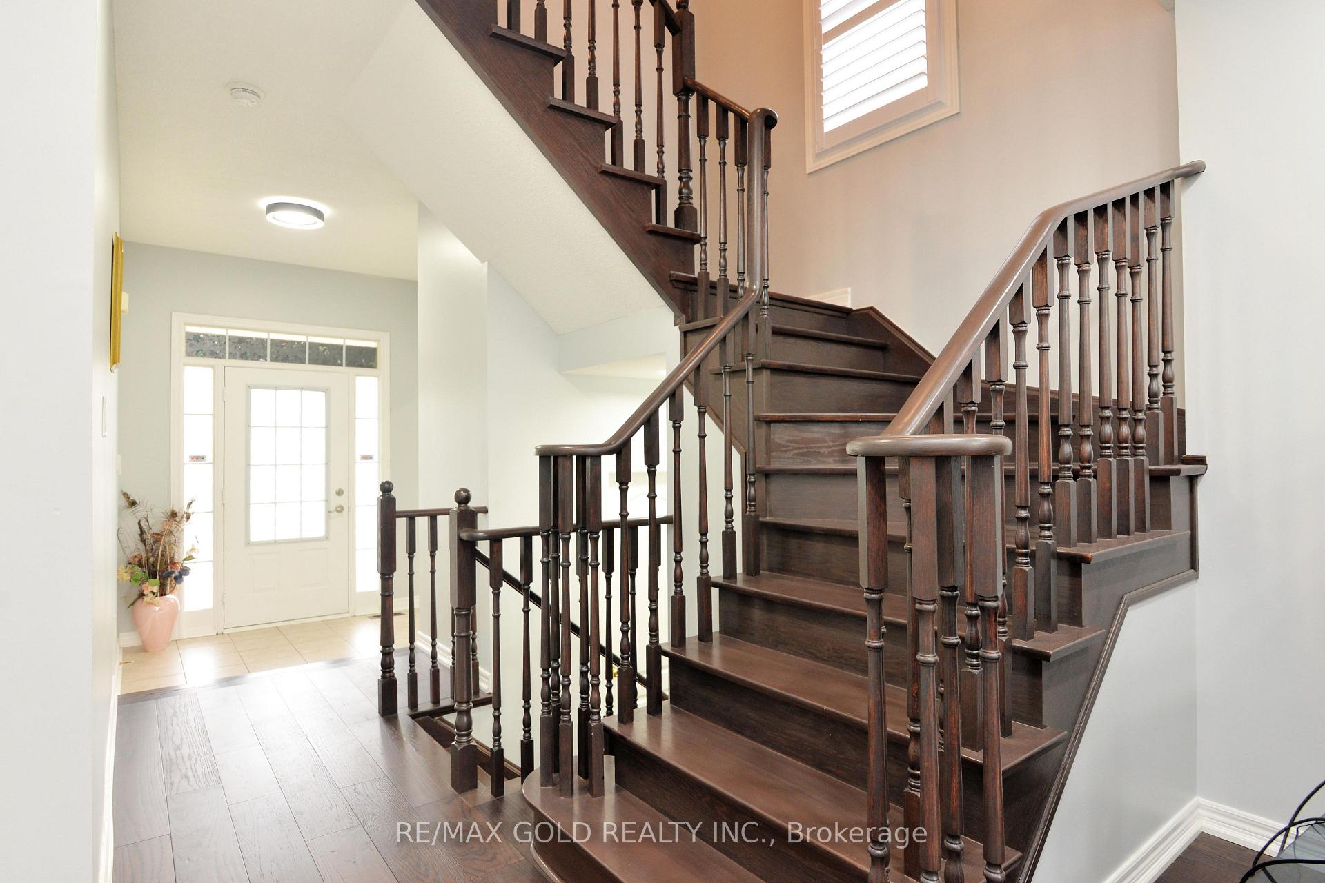Photo 10 of 44 Pergola Way, Brampton, Bram West — HOMEH