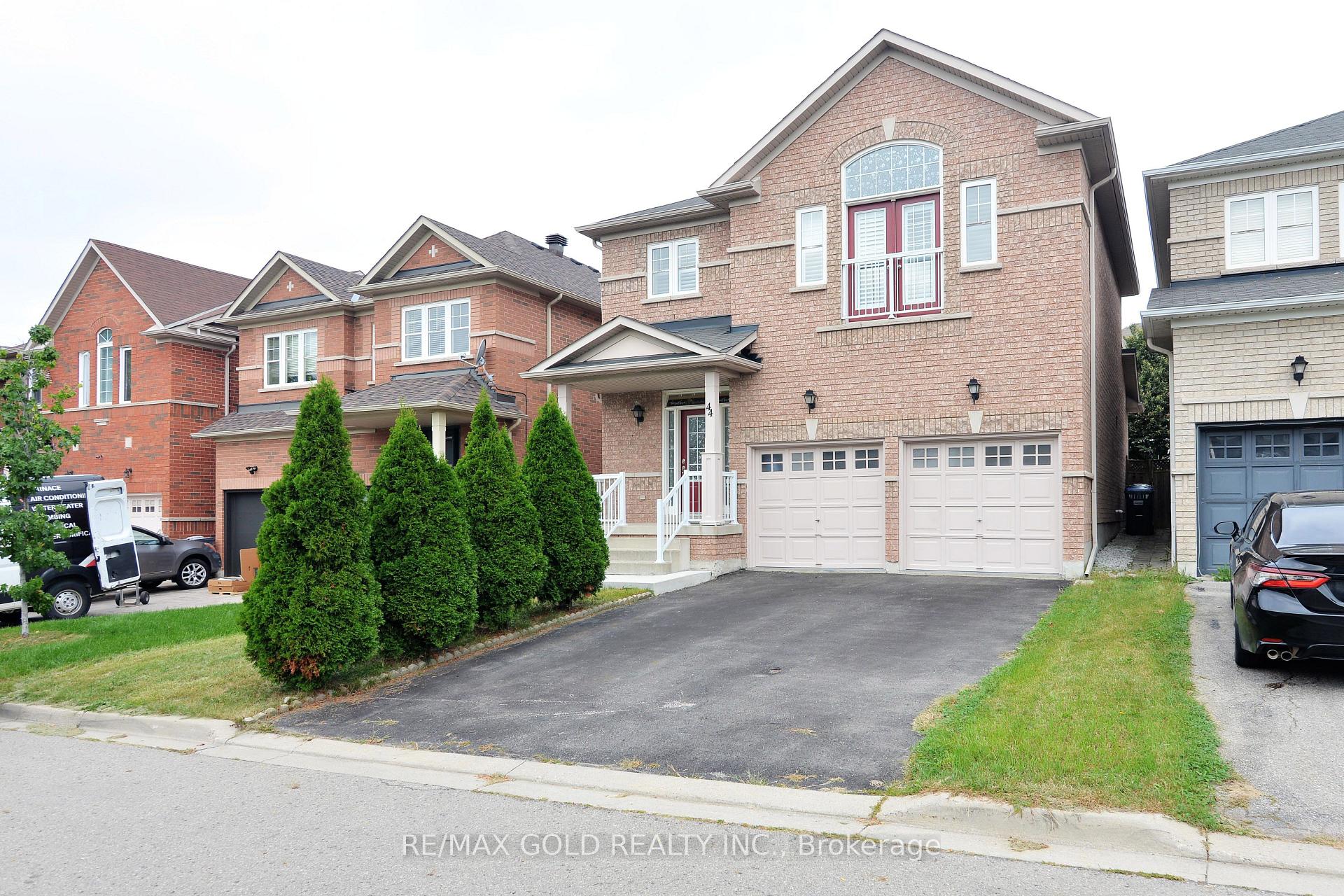Photo 3 of 44 Pergola Way, Brampton, Bram West — HOMEH