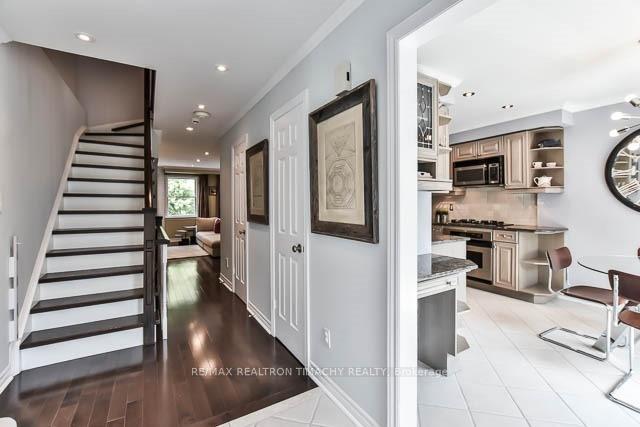 Photo 3 of 91 Confederation Way, Markham, Thornhill — HOMEH