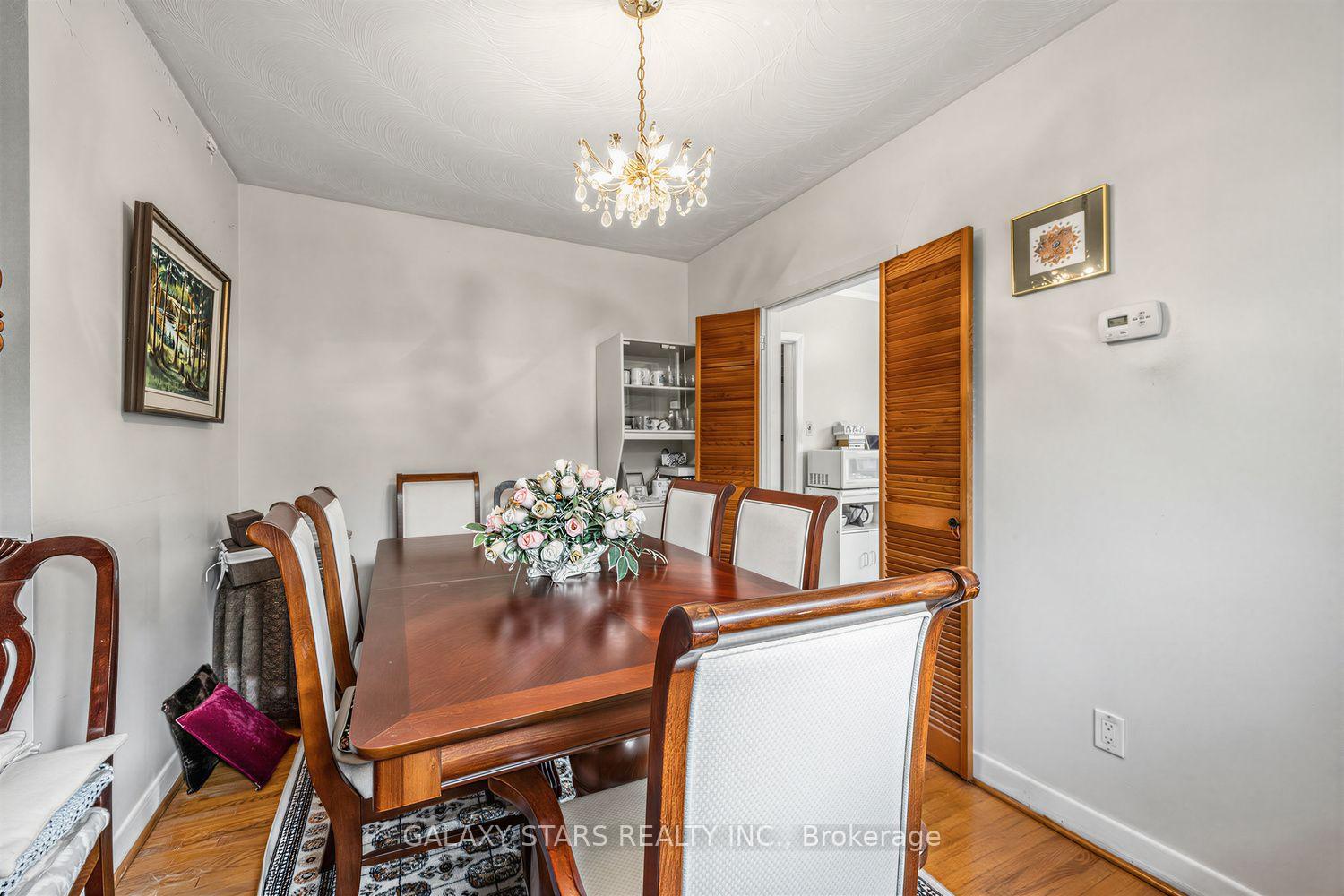 Photo 7 of 2 Kencliff Crescent, Scarborough, Bendale — HOMEH