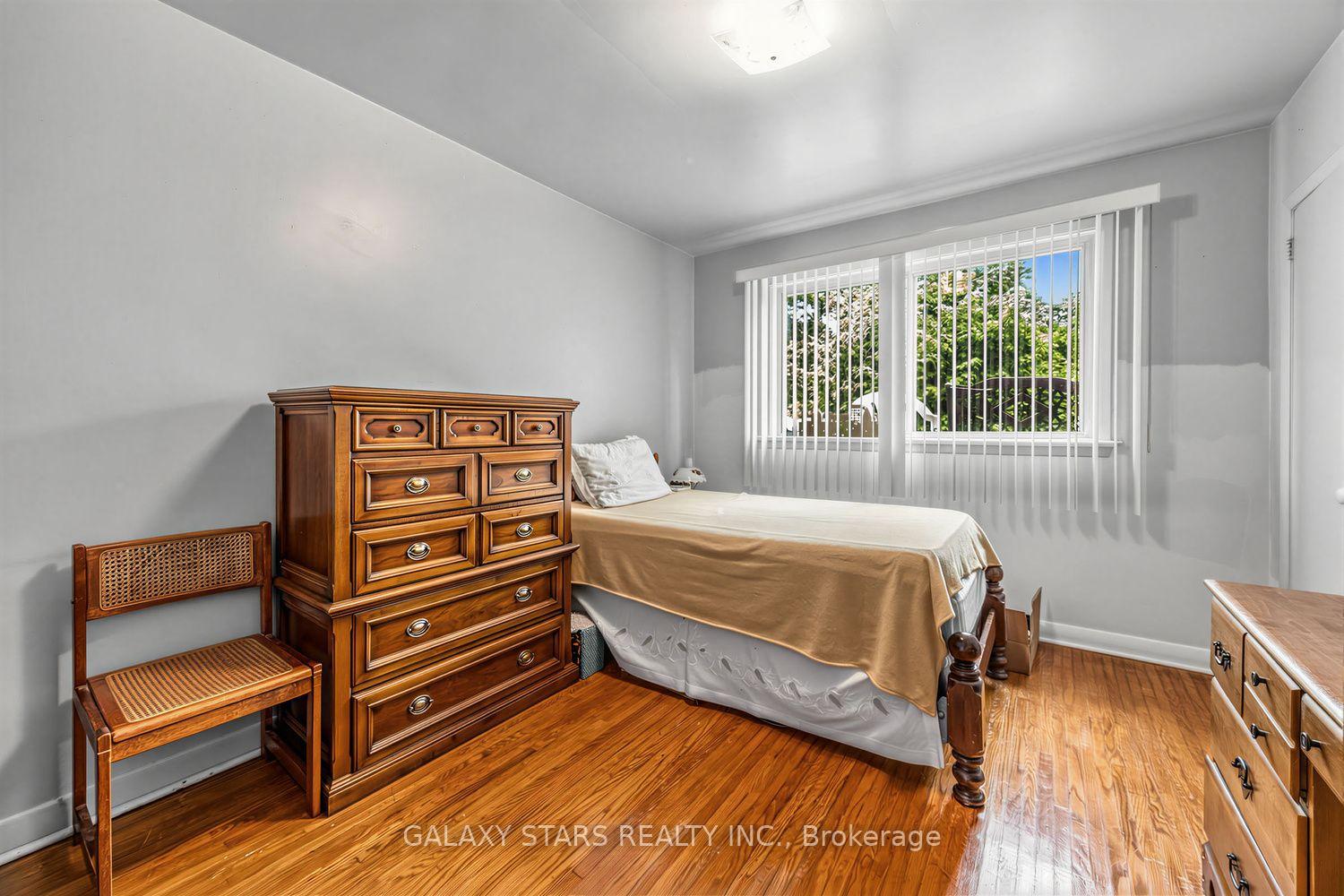 Photo 10 of 2 Kencliff Crescent, Scarborough, Bendale — HOMEH