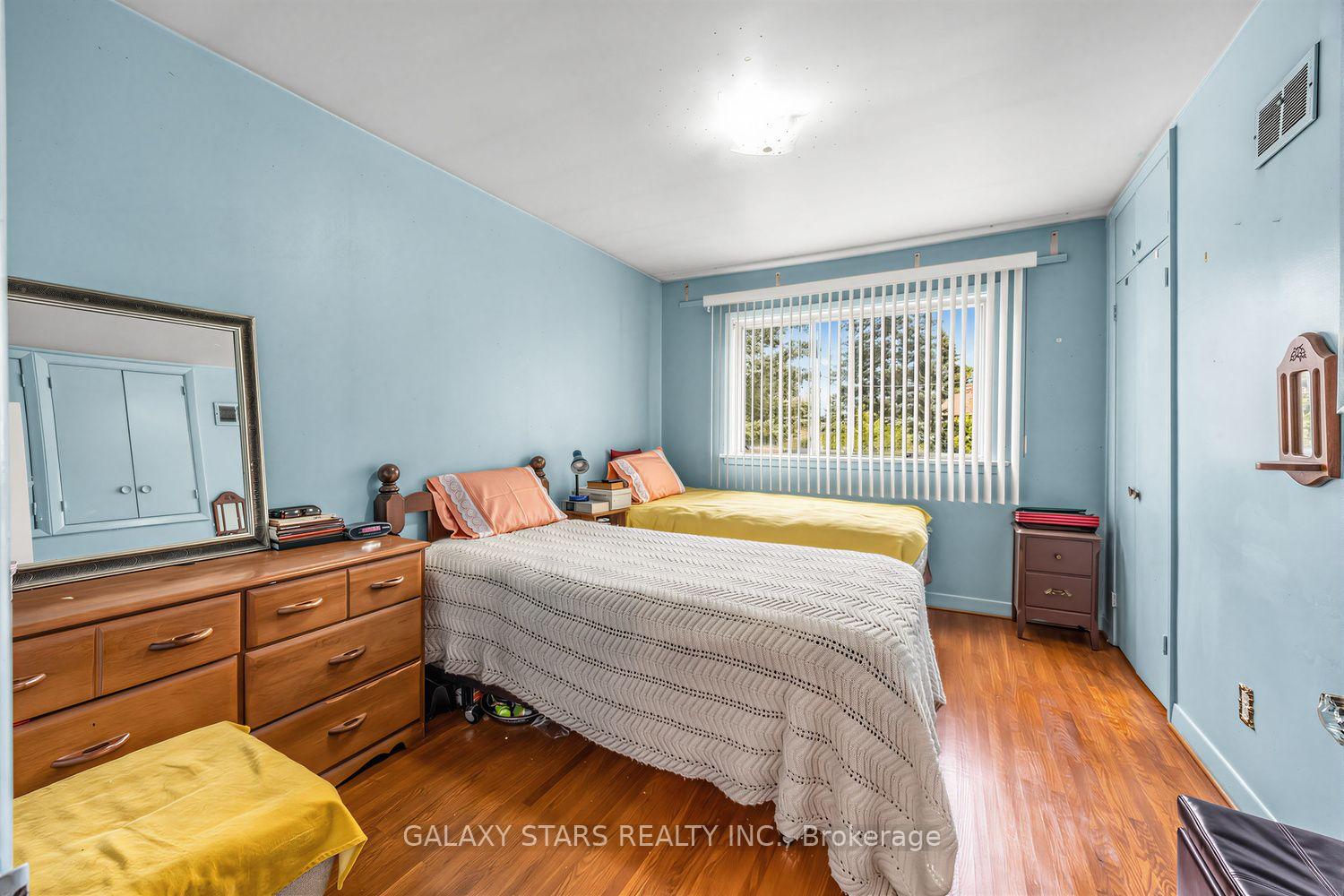 Photo 11 of 2 Kencliff Crescent, Scarborough, Bendale — HOMEH
