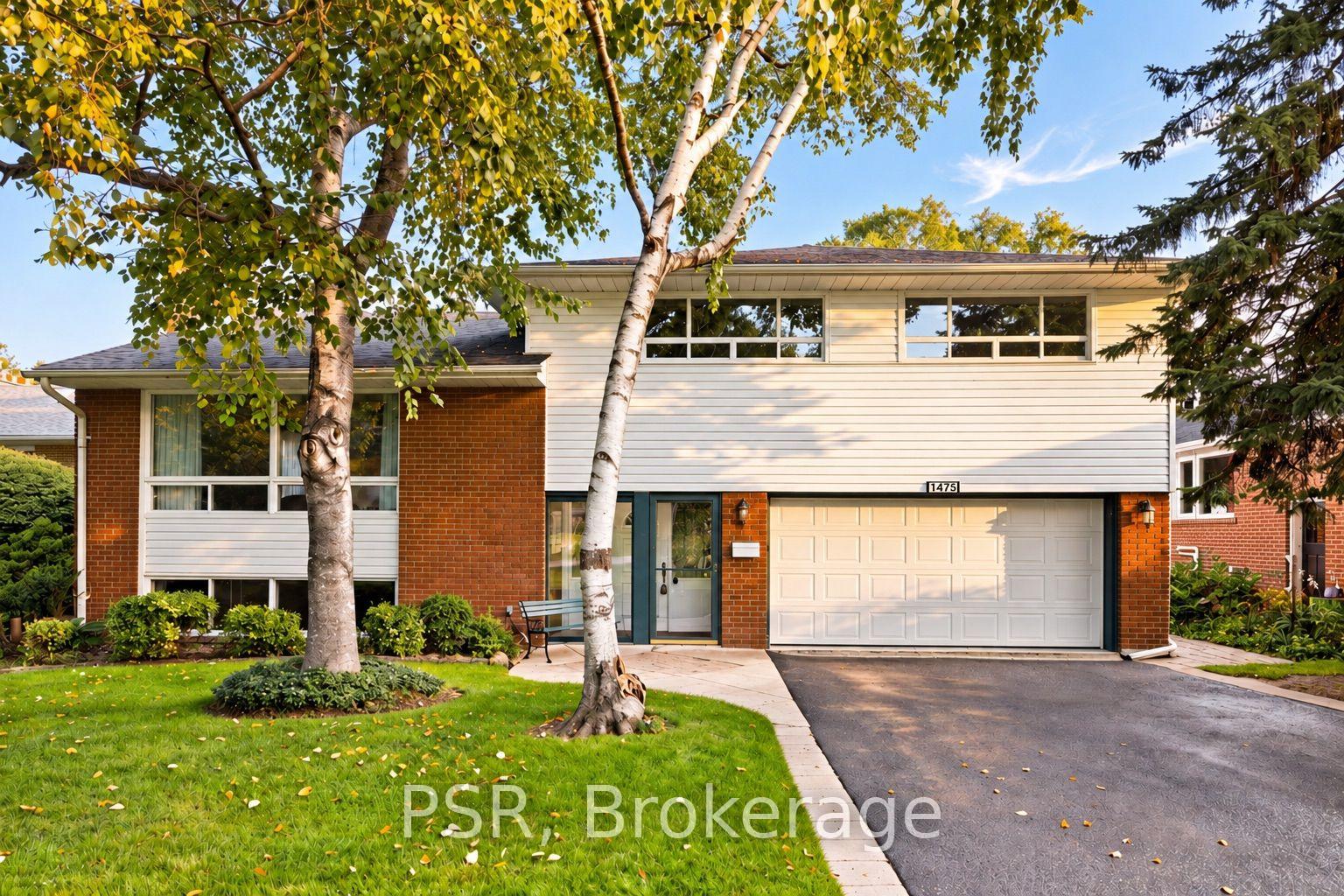 Front of 1475 Larchview Trail