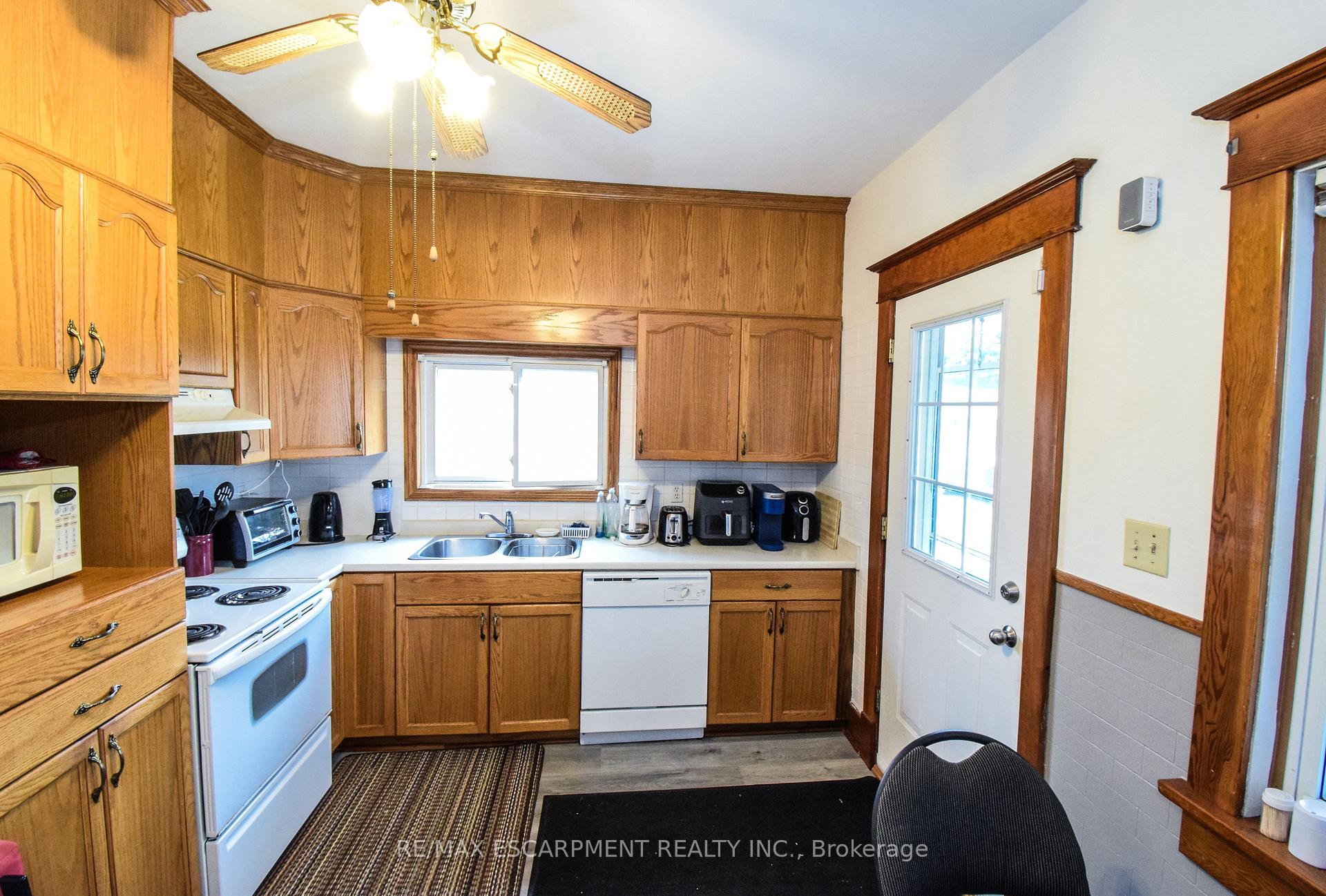 Photo 11 of 264 Hellems Avenue, Welland, Welland Downtown — HOMEH