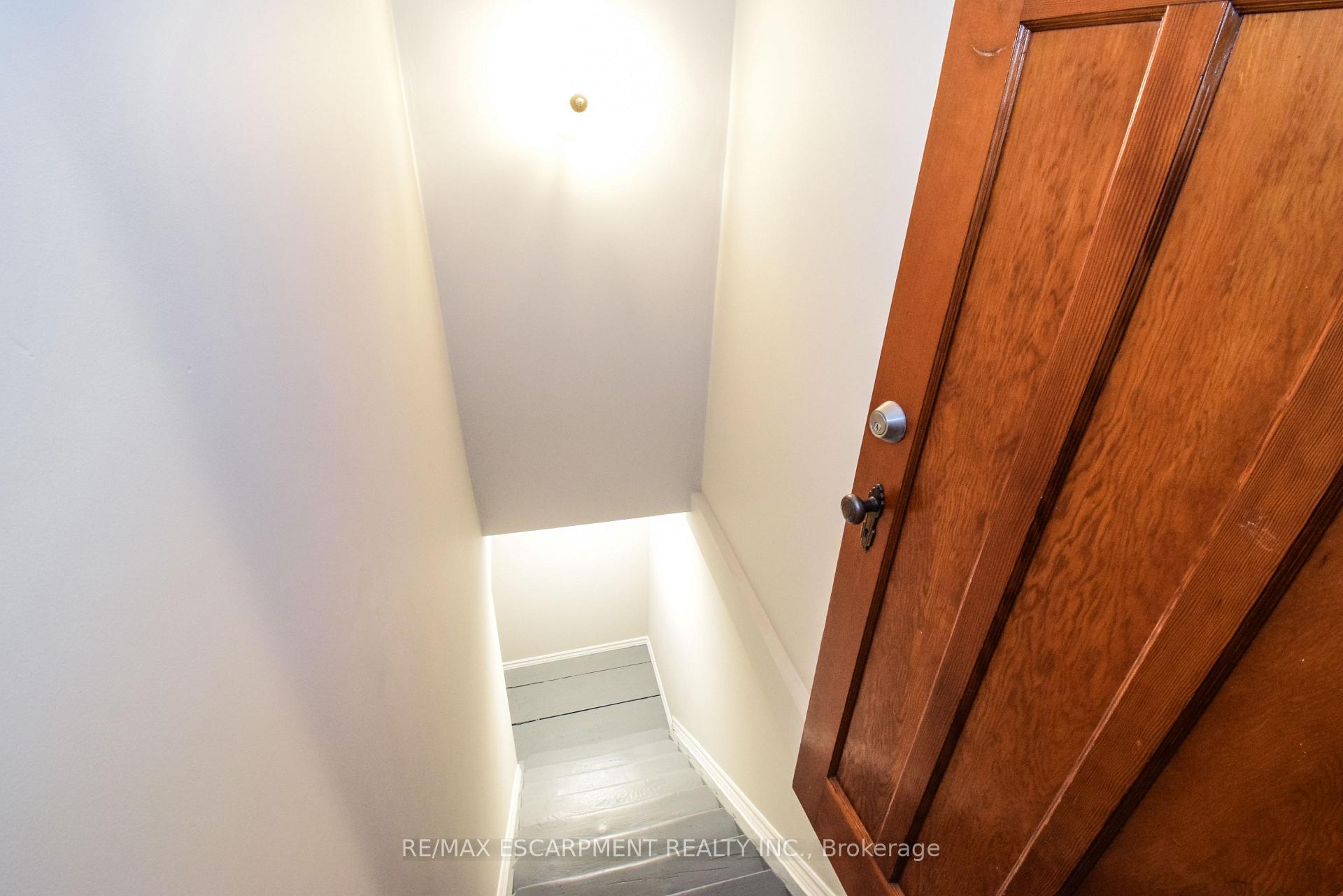 Photo 15 of 264 Hellems Avenue, Welland, Welland Downtown — HOMEH
