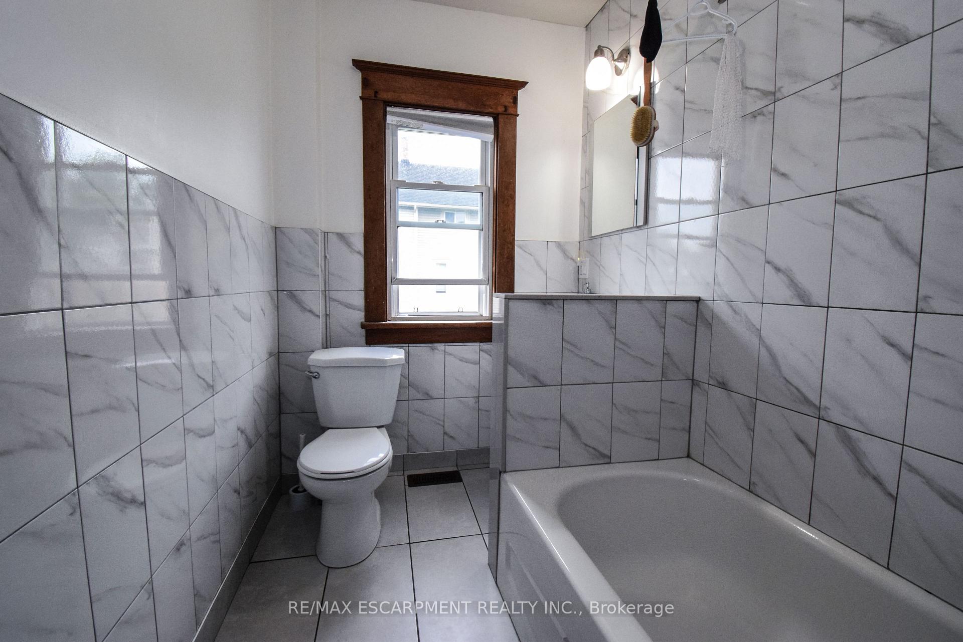 Photo 16 of 264 Hellems Avenue, Welland, Welland Downtown — HOMEH